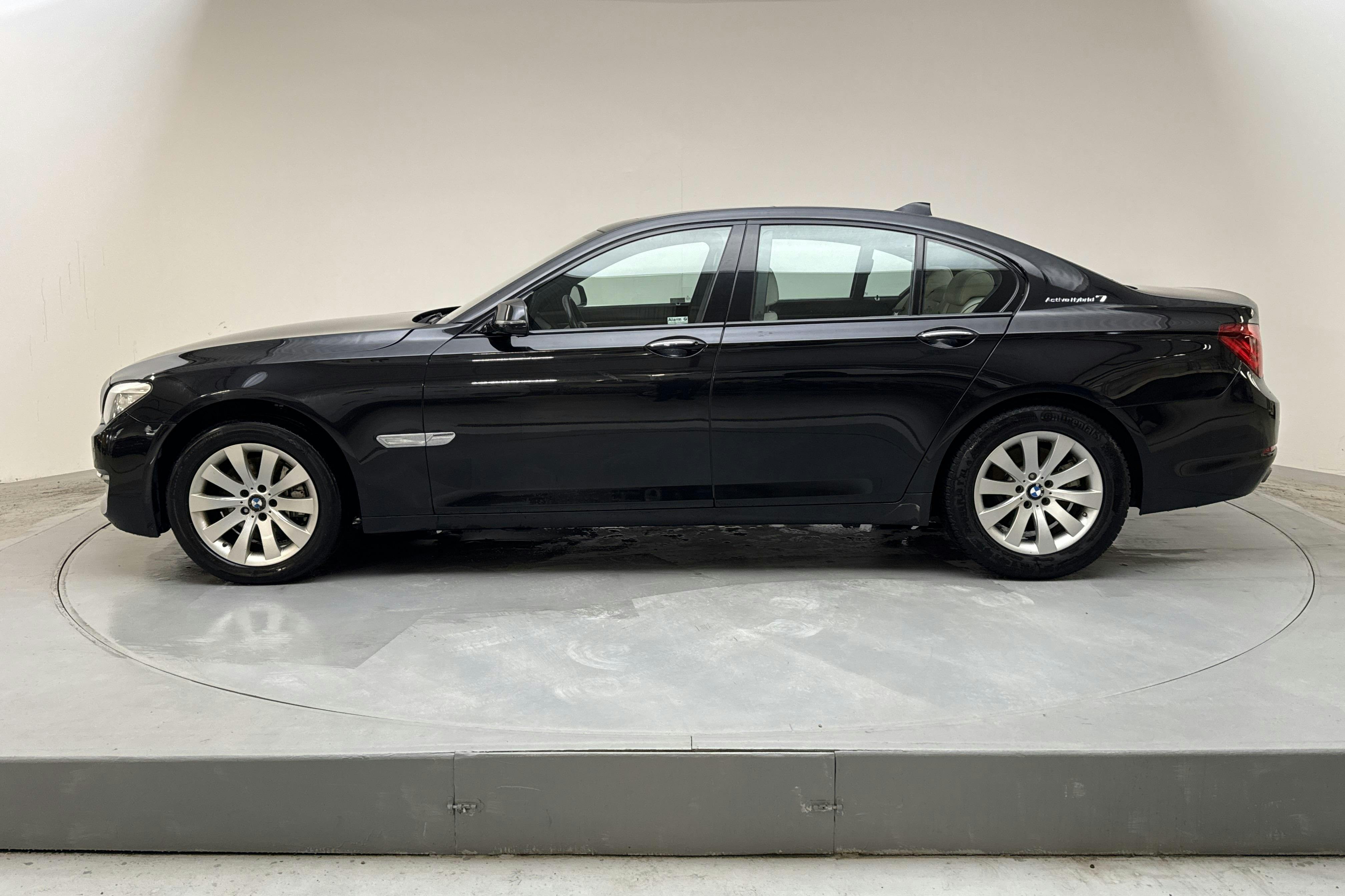 Presentationsfoto 2 av 15: BMW ActiveHybrid 7 Sedan, F01 (320hk) - 24 699 mil - Automat - svart - 2013