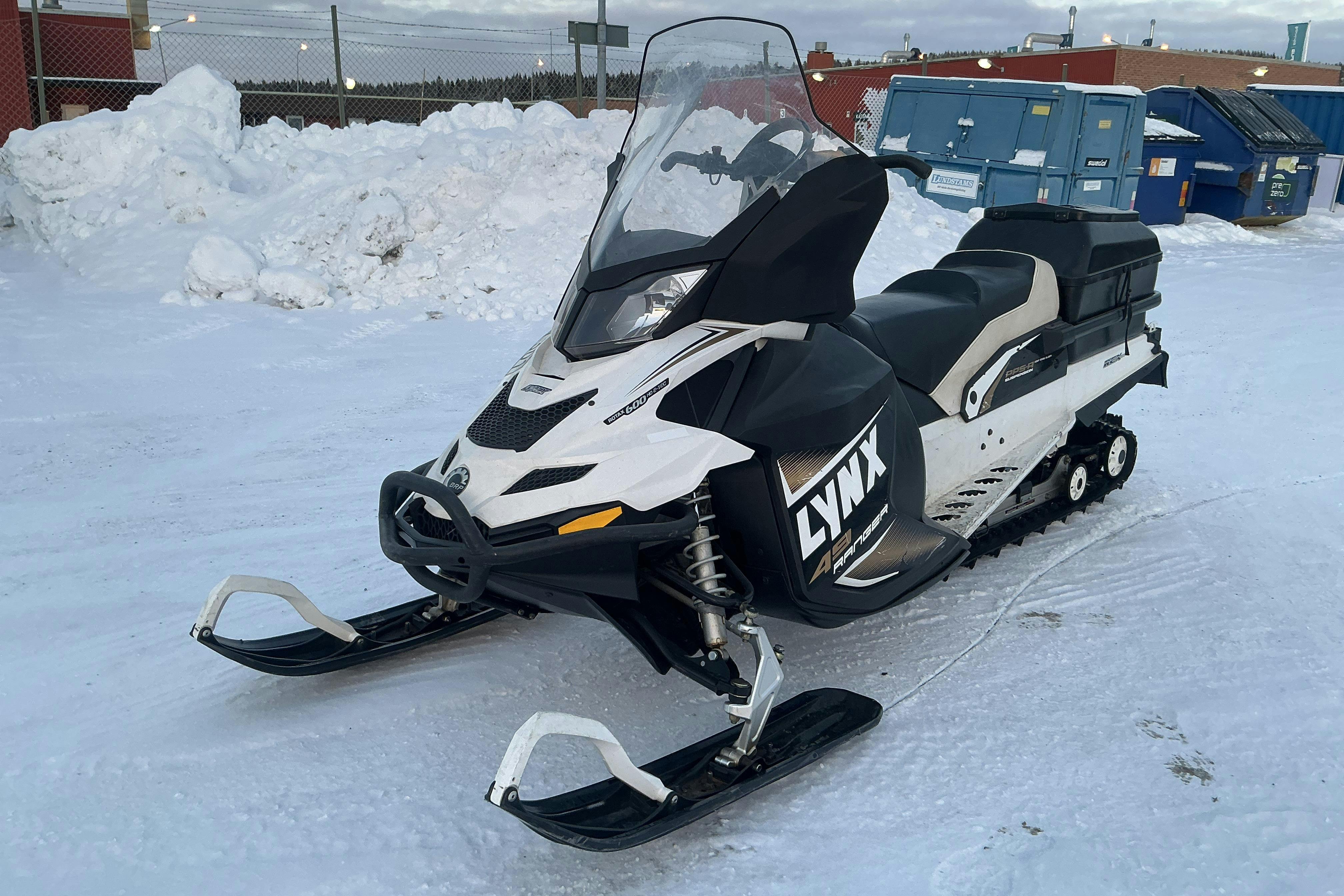 Præsentationsfoto 1 af 15: LYNX 49 RANGER 600 E-TEC Snöskoter - 2 400 kilometer - Salgsautomat - 2013