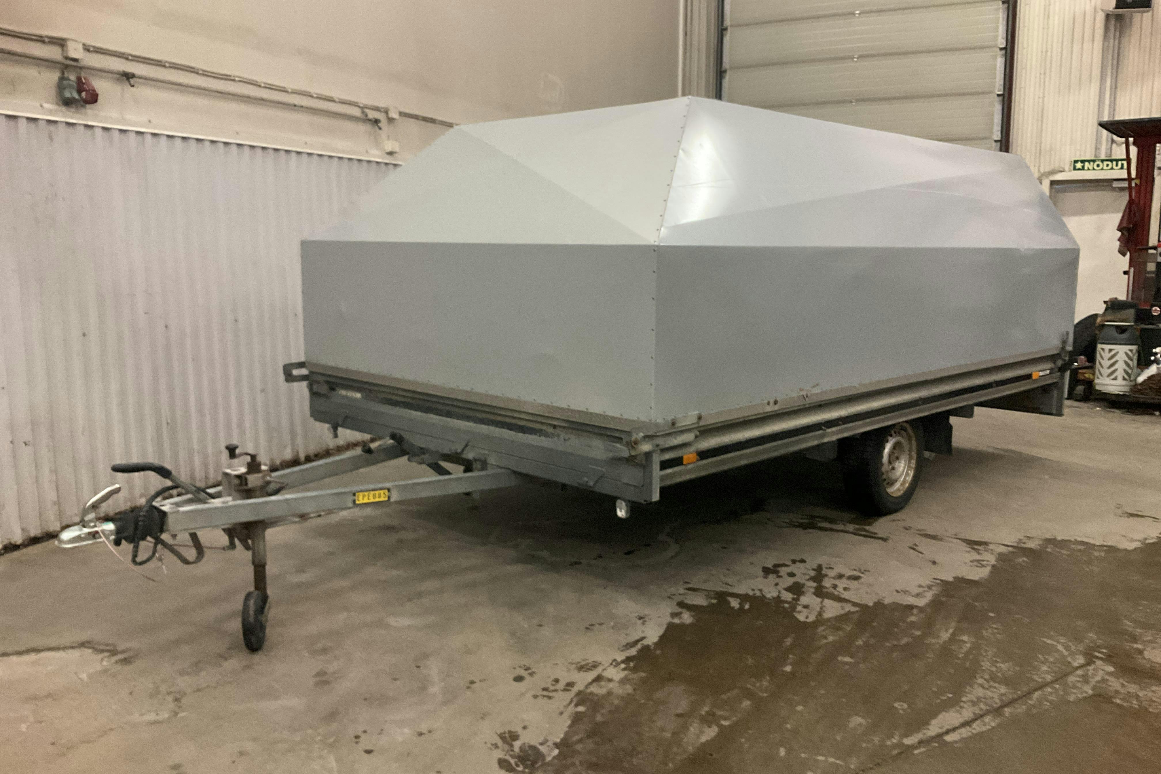 Presentationsfoto 1 av 12: FOGELSTA BZ1250 Kåpsläpvagn med tippfunktion - 0 km - 2013