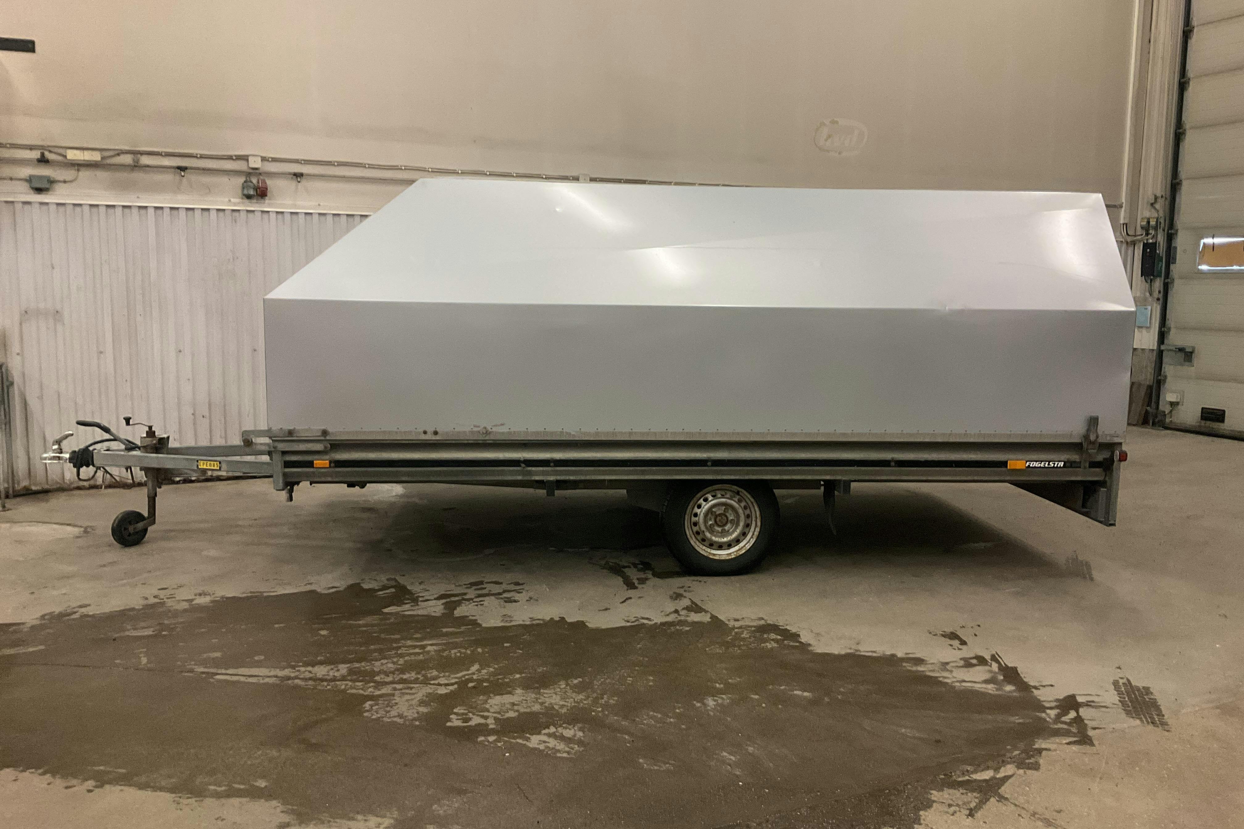 Presentationsfoto 2 av 12: FOGELSTA BZ1250 Kåpsläpvagn med tippfunktion - 0 km - 2013