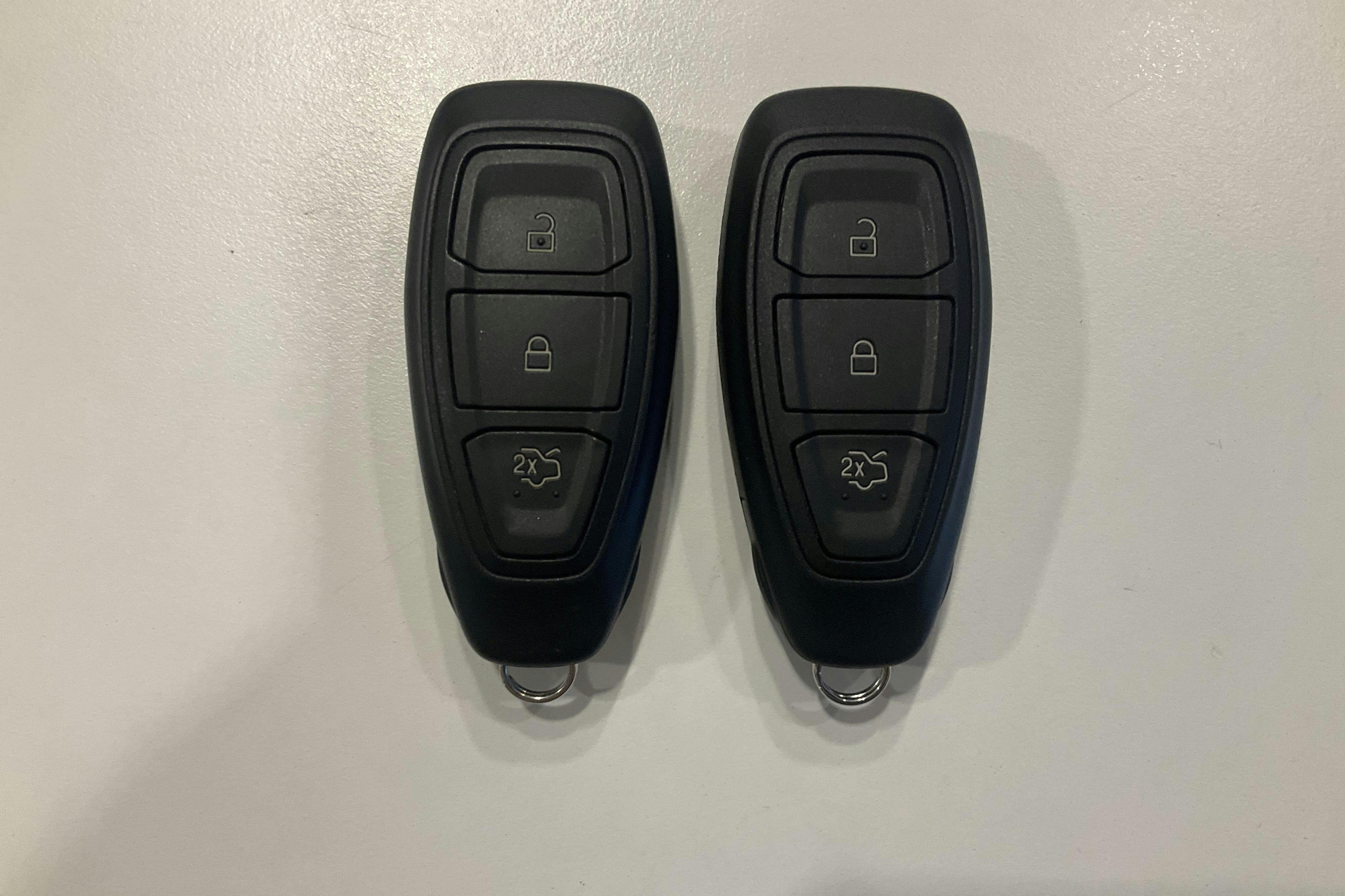 Presentationsfoto 20 av 20: Ford Focus 1.0T EcoBoost 5dr (125hk) - 4 233 mil - Manuell - blå - 2022