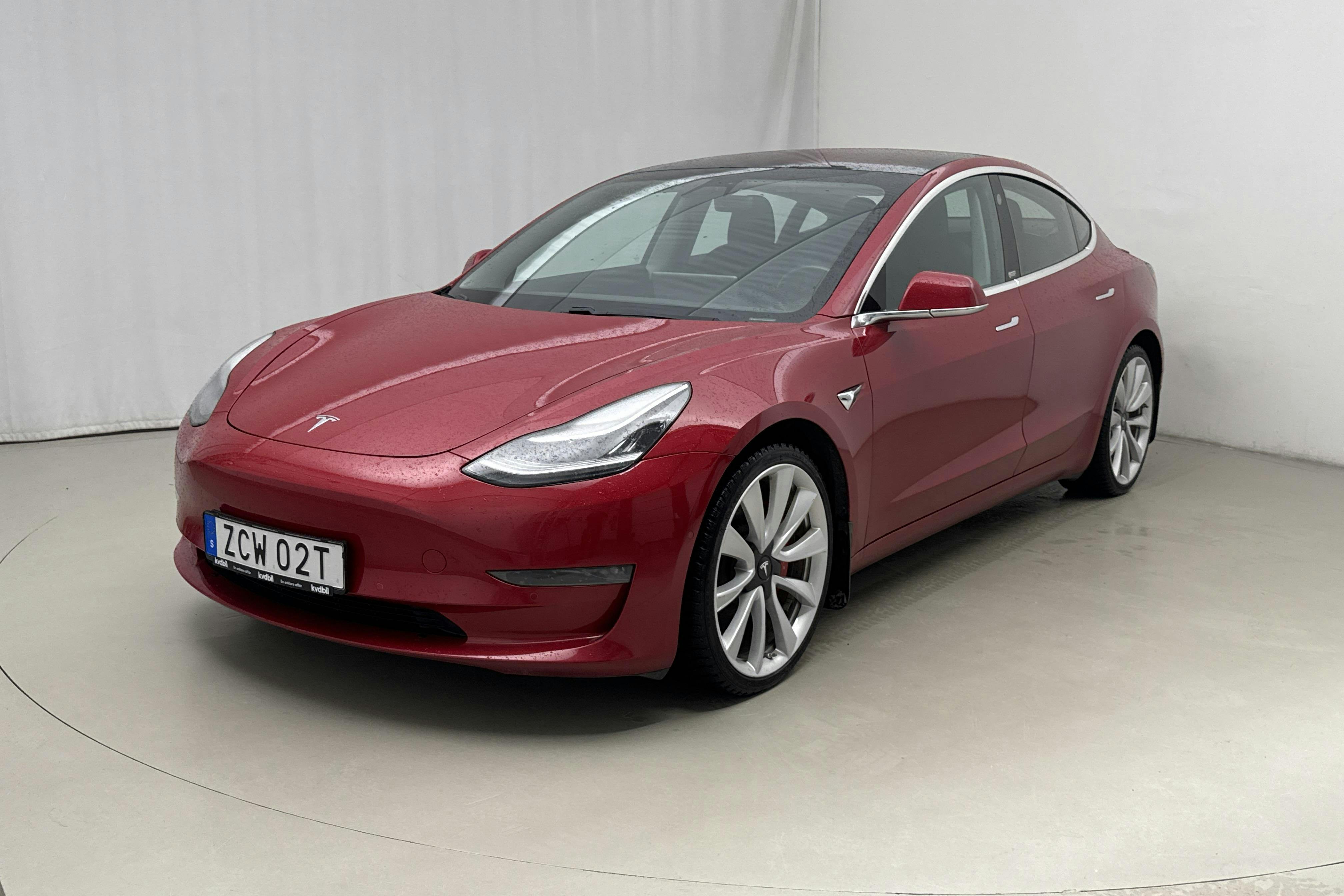 Presentationsfoto 1 av 18: Tesla Model 3 Performance AWD - 12 670 mil - Automat - röd - 2019