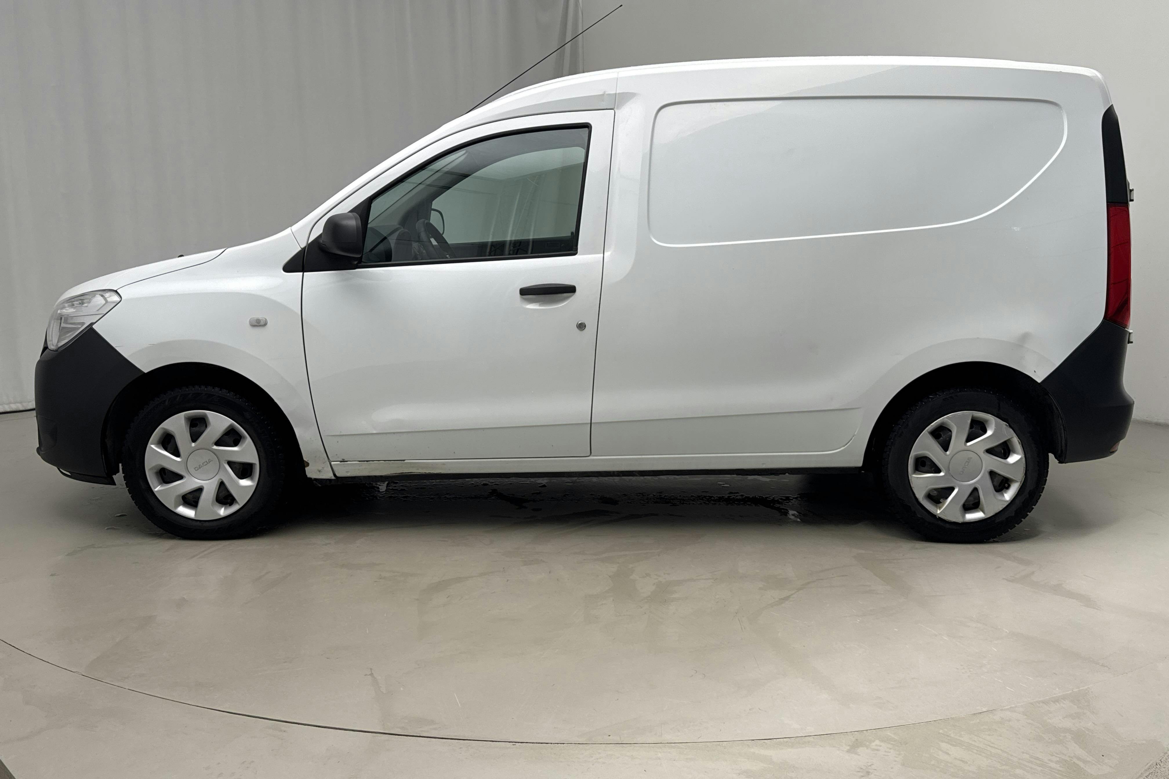 Presentationsfoto 2 av 11: Dacia Dokker Van 1.6 SCe (100hk) - 14 867 mil - Manuell - vit - 2018