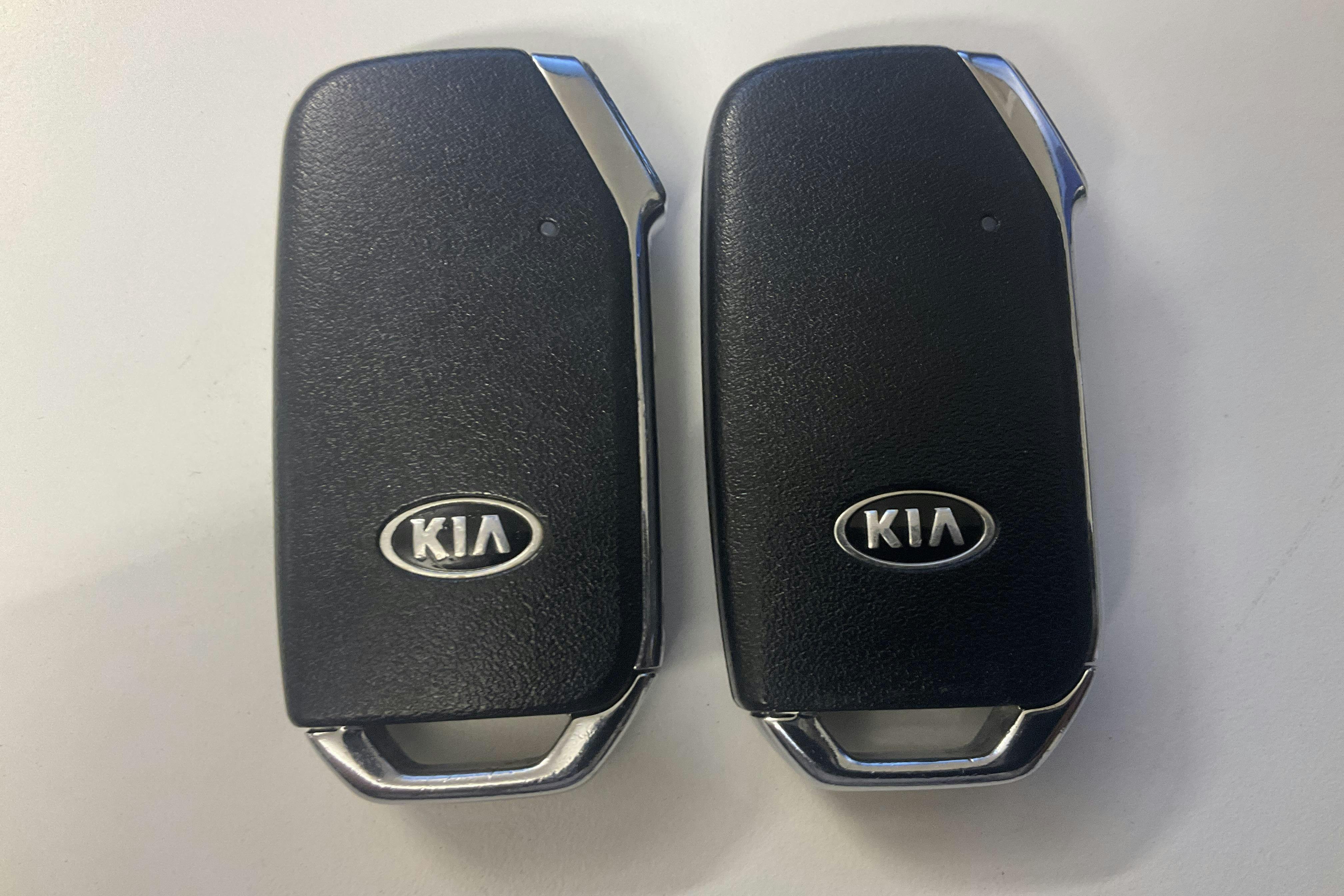 Presentationsfoto 23 av 23: KIA Ceed 1.6 Plug-in Hybrid SW (141hk) - 6 679 mil - Automat - vit - 2021