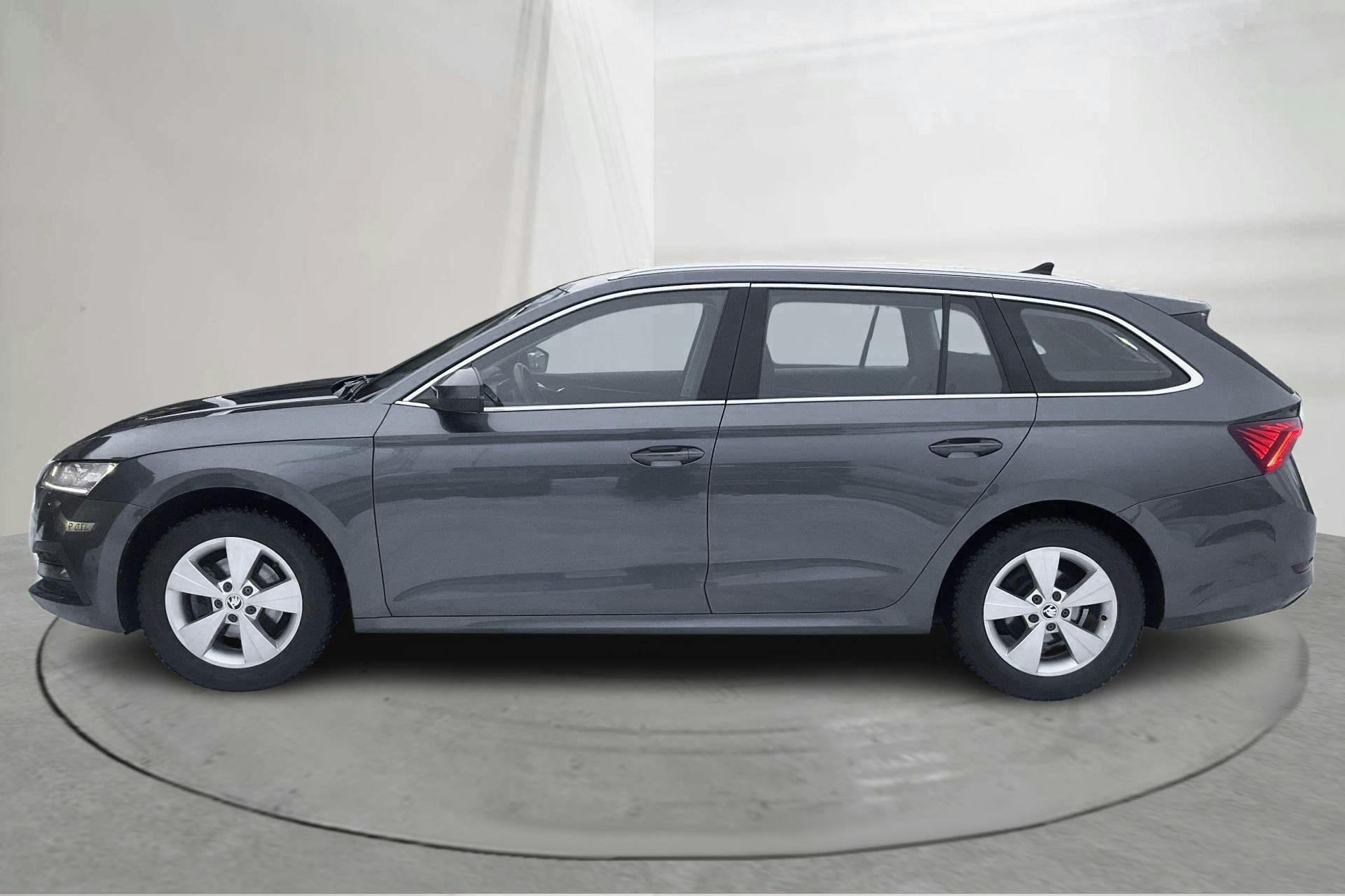 Presentation photo 2 of 16: Skoda Octavia 2.0 TDI Combi (150hk) - 80 530 km - Automatic - gray - 2021