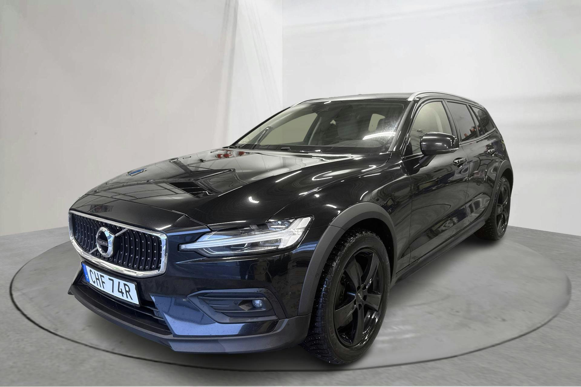 Presentationsfoto 1 av 22: Volvo V60 B4 Cross Country AWD Mildhybrid, Diesel (197hk) - 16 987 mil - Automat - svart - 2021