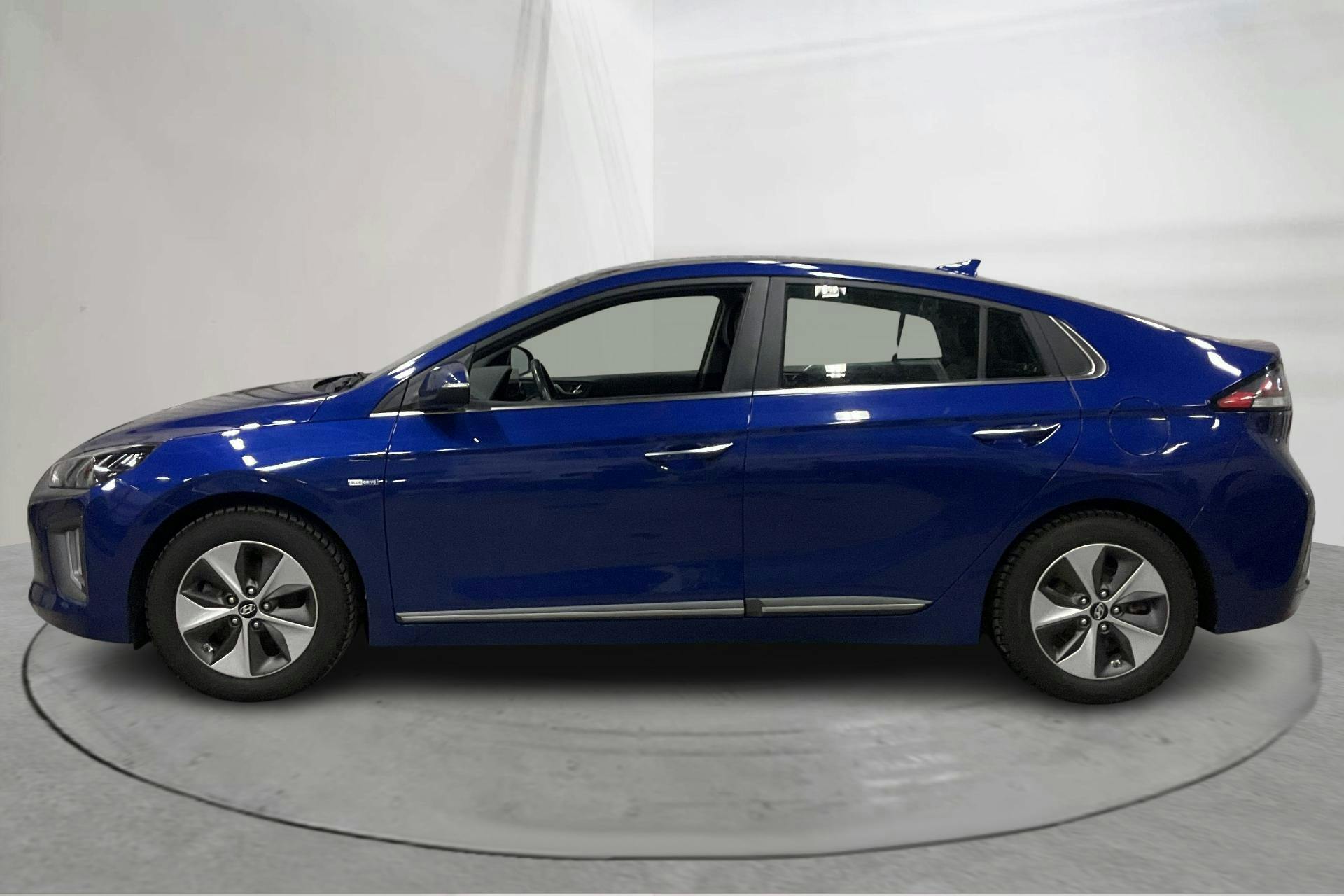 Presentation photo 2 of 20: Hyundai IONIQ Electric (136hk) - 166 030 km - Automatic - blue - 2020