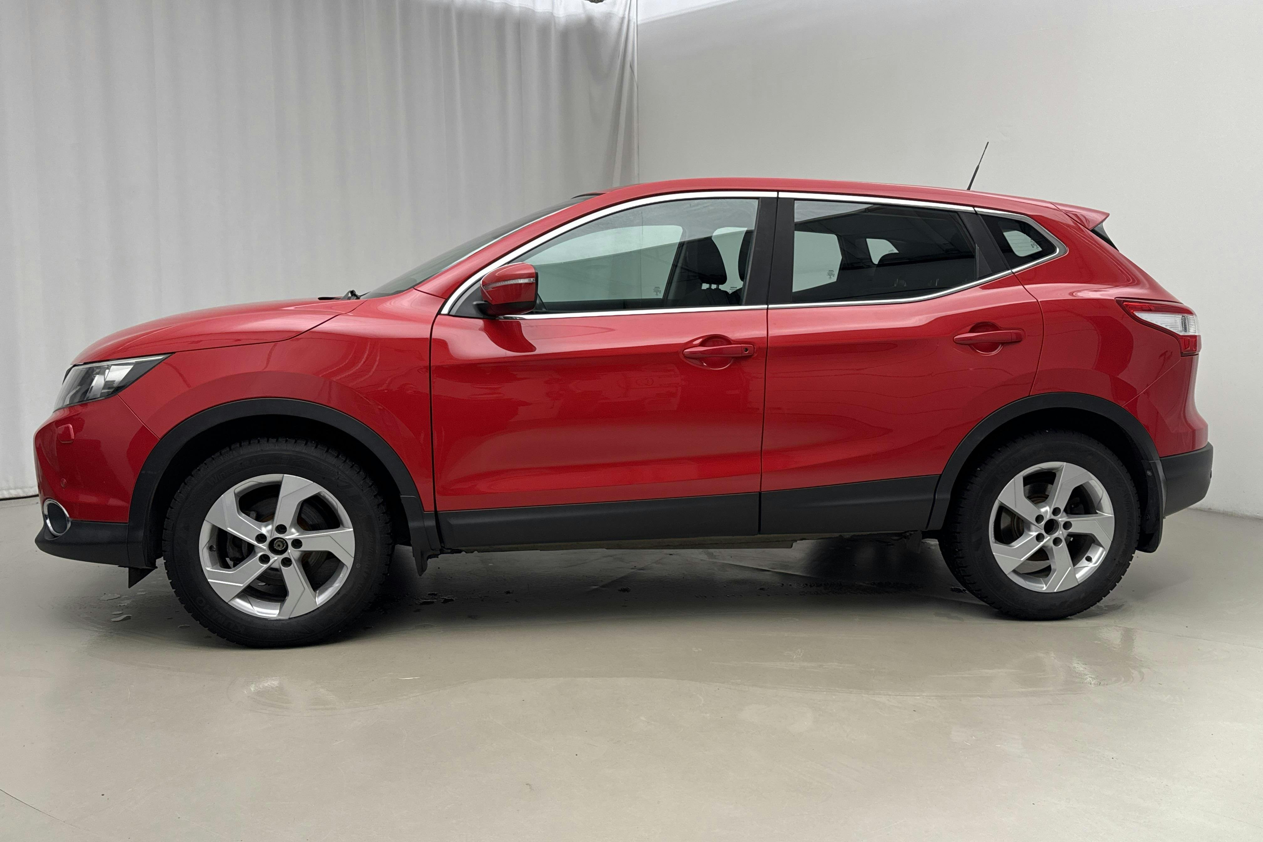 Esitlusfoto 2 aadressil 14: Nissan Qashqai 1.2 (115hk) - 147 700 km - Käsitsi - punane - 2014