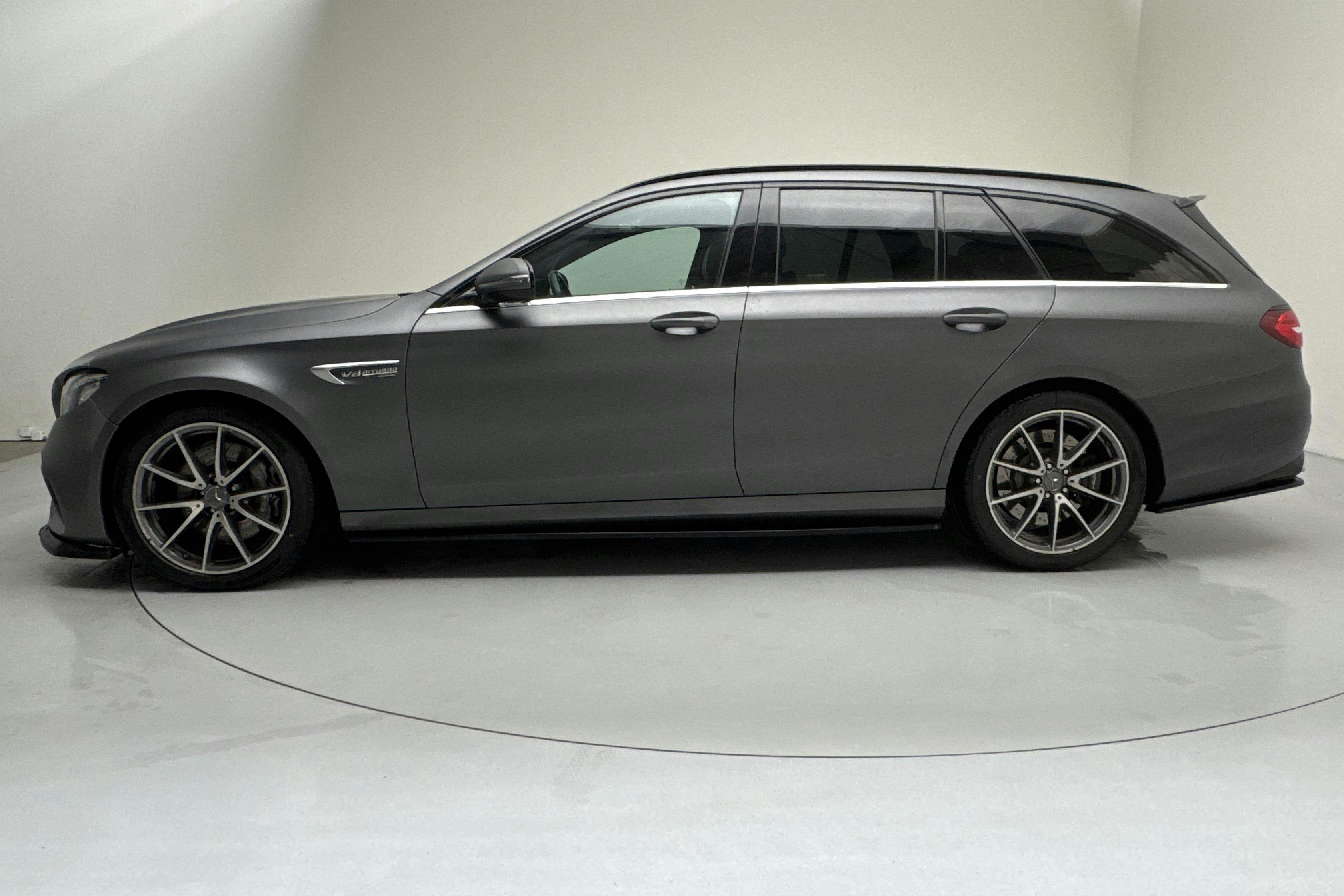 Presentationsfoto 2 av 17: Mercedes E 63 S AMG 4MATIC Kombi S213 (612hk) - 12 100 mil - Automat - grå - 2018