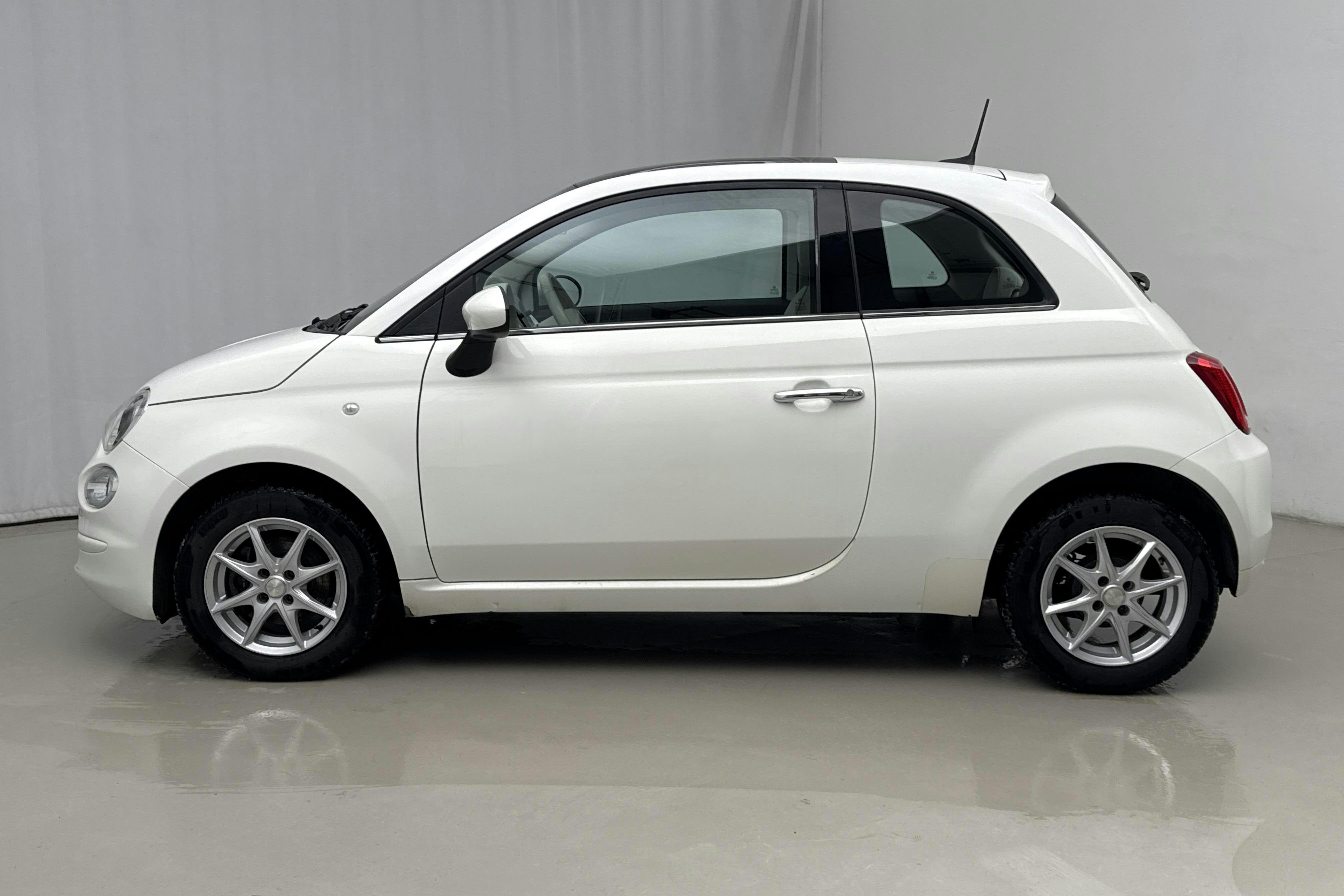 Presentation photo 2 of 15: Fiat 500 1.2 (69hk) - 73 740 km - Manual - white - 2020