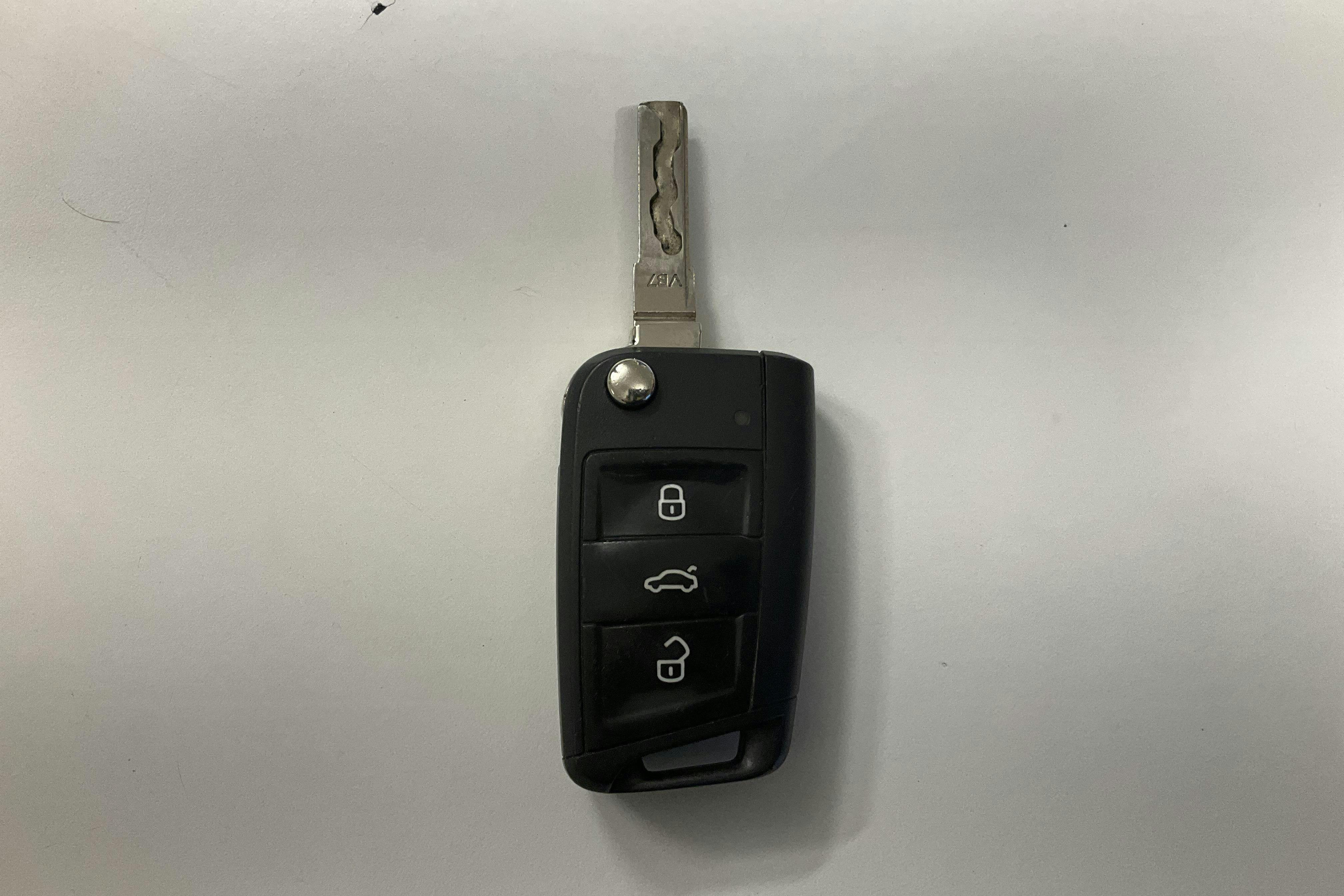 Esitlusfoto 15 aadressil 15: VW Golf VII 1.0 TSI Sportscombi (110hk) - 193 750 km - Automaatne - hõbe - 2018