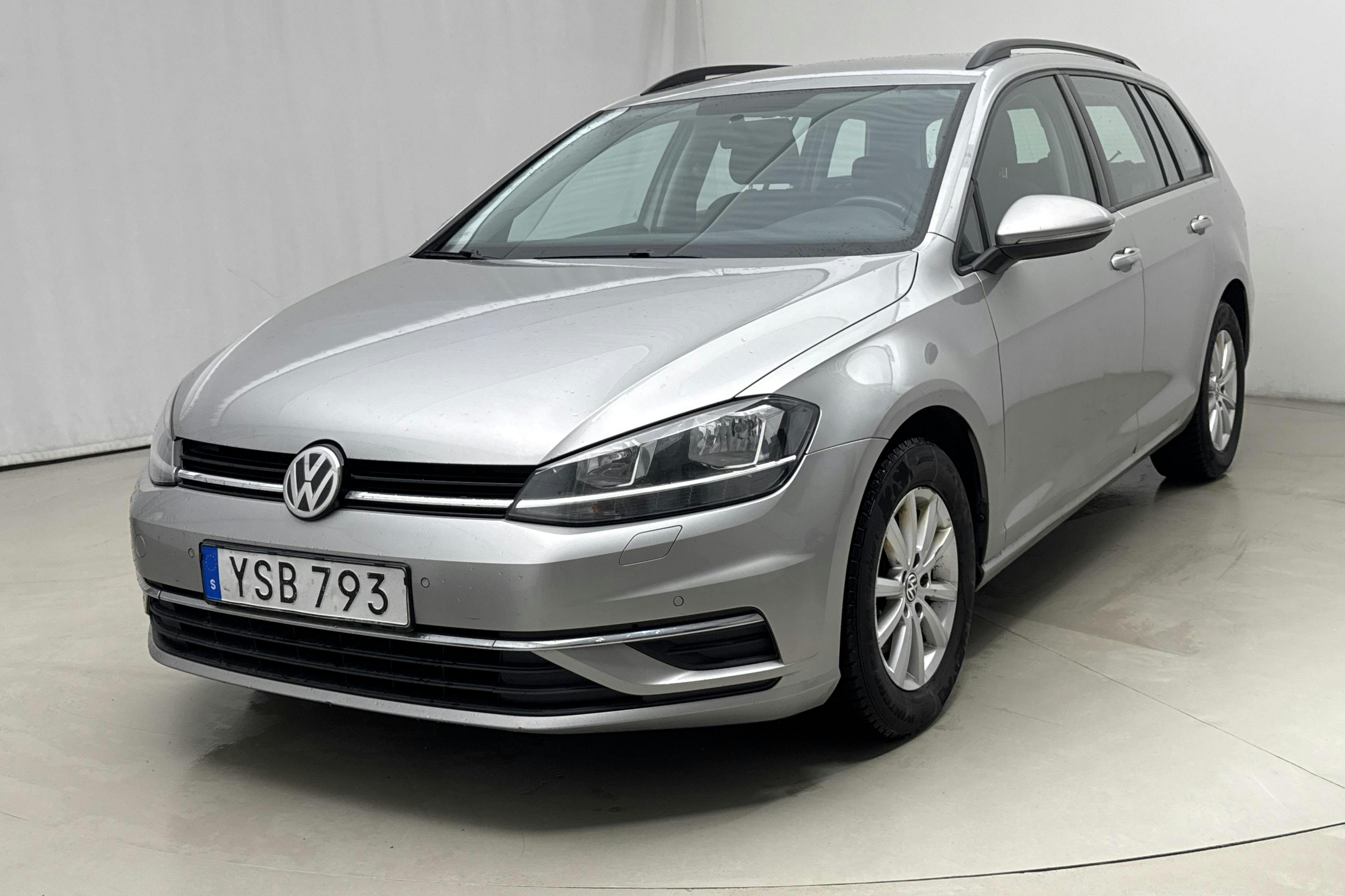 Esitlusfoto 1 aadressil 15: VW Golf VII 1.0 TSI Sportscombi (110hk) - 193 750 km - Automaatne - hõbe - 2018