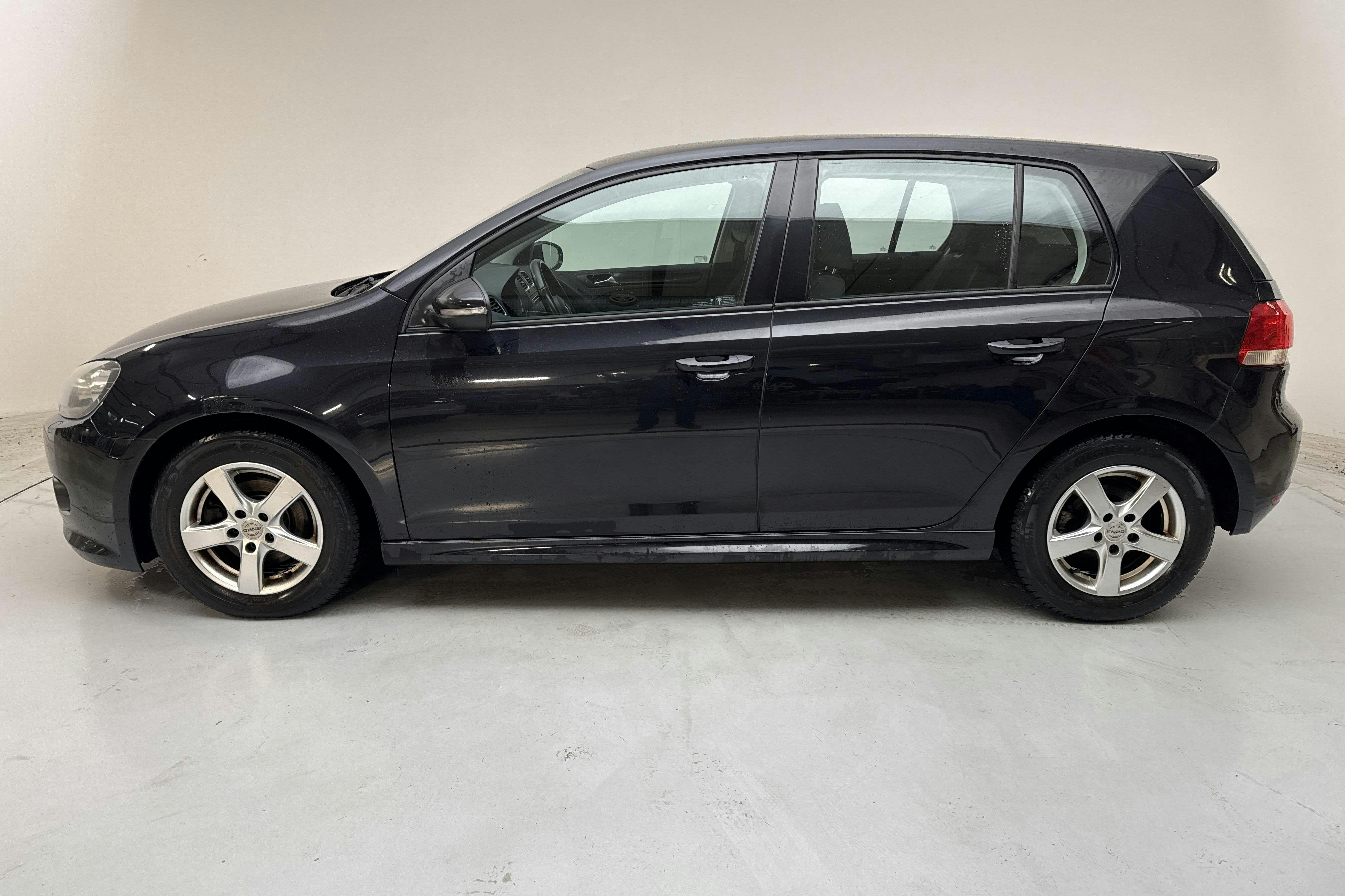 Presentation photo 2 of 13: VW Golf VI 1.6 TDI BlueMotion Technology 5dr (105hk) - 181 280 km - Manual - black - 2012