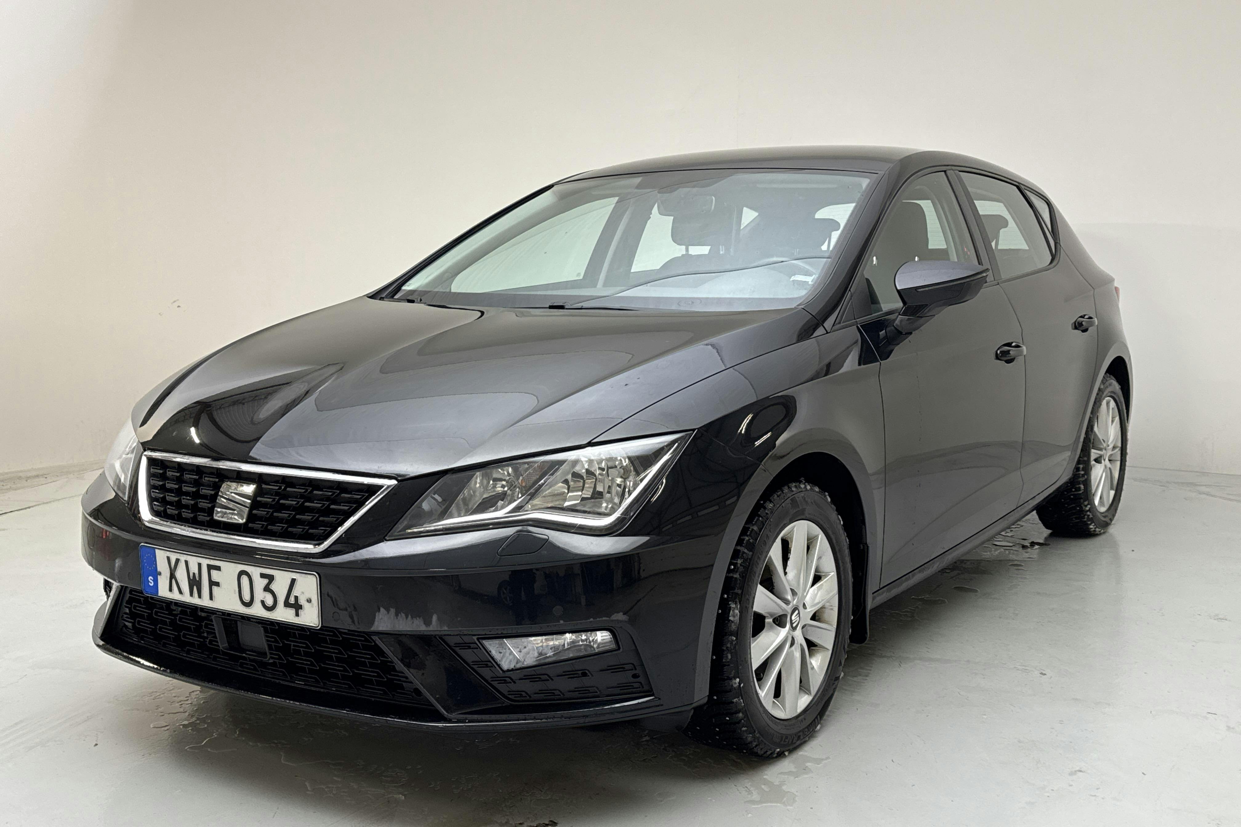 Presentation photo 1 of 12: Seat Leon 1.2 TSI 5dr (110hk) - 72 920 km - Manual - black - 2018
