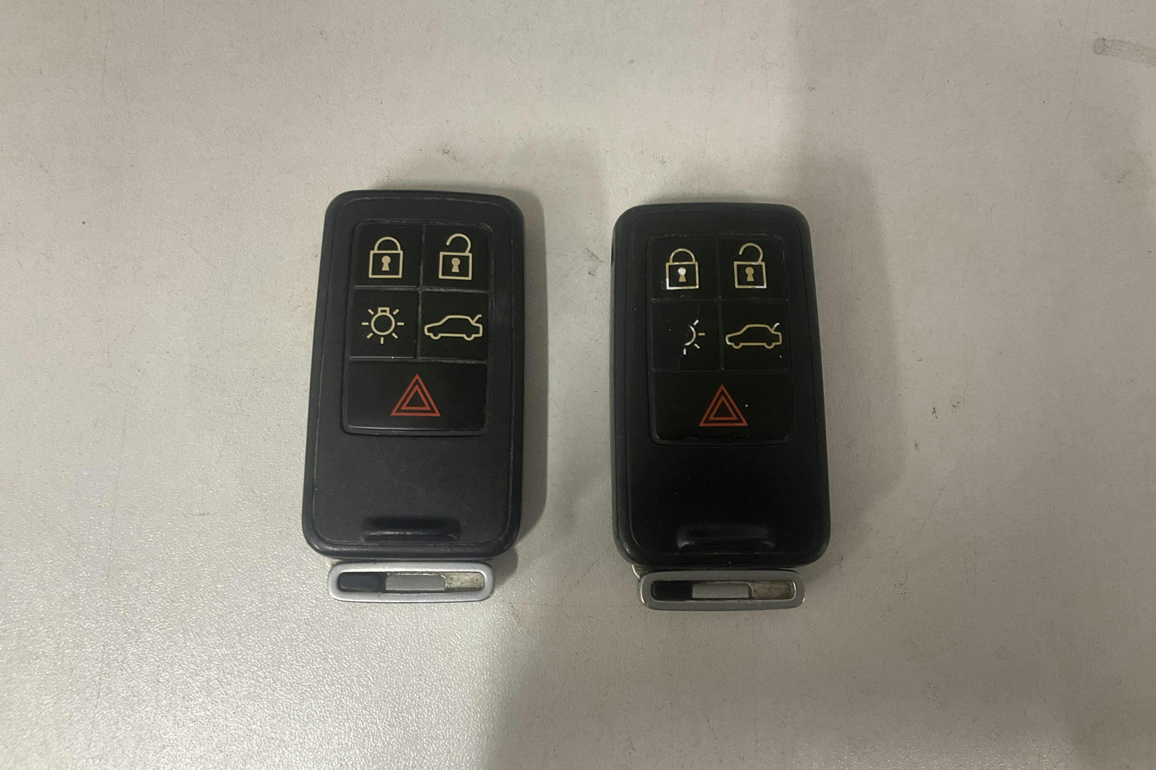 Presentationsfoto 13 av 13: Volvo V60 D3 (163hk) - 29 368 mil - Manuell - röd - 2012