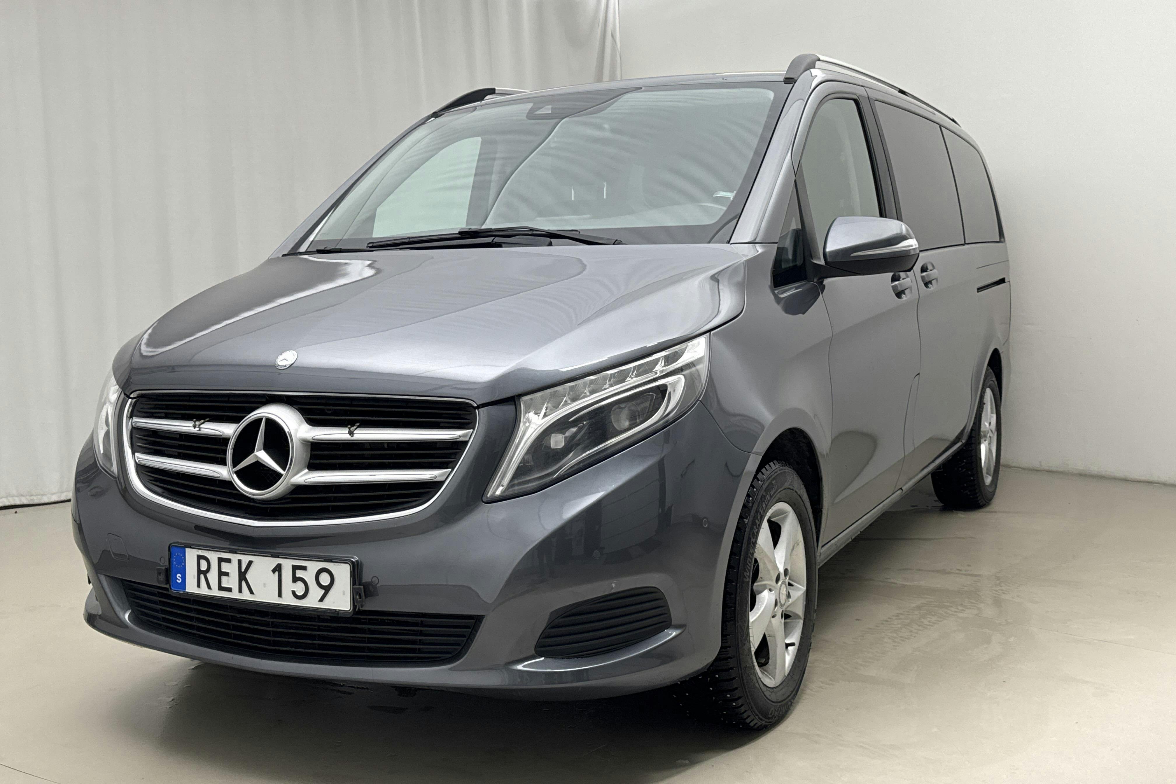 Presentationsfoto 1 av 19: Mercedes V 220 d 4MATIC W447 (163hk) - 24 821 mil - Automat - grå - 2016