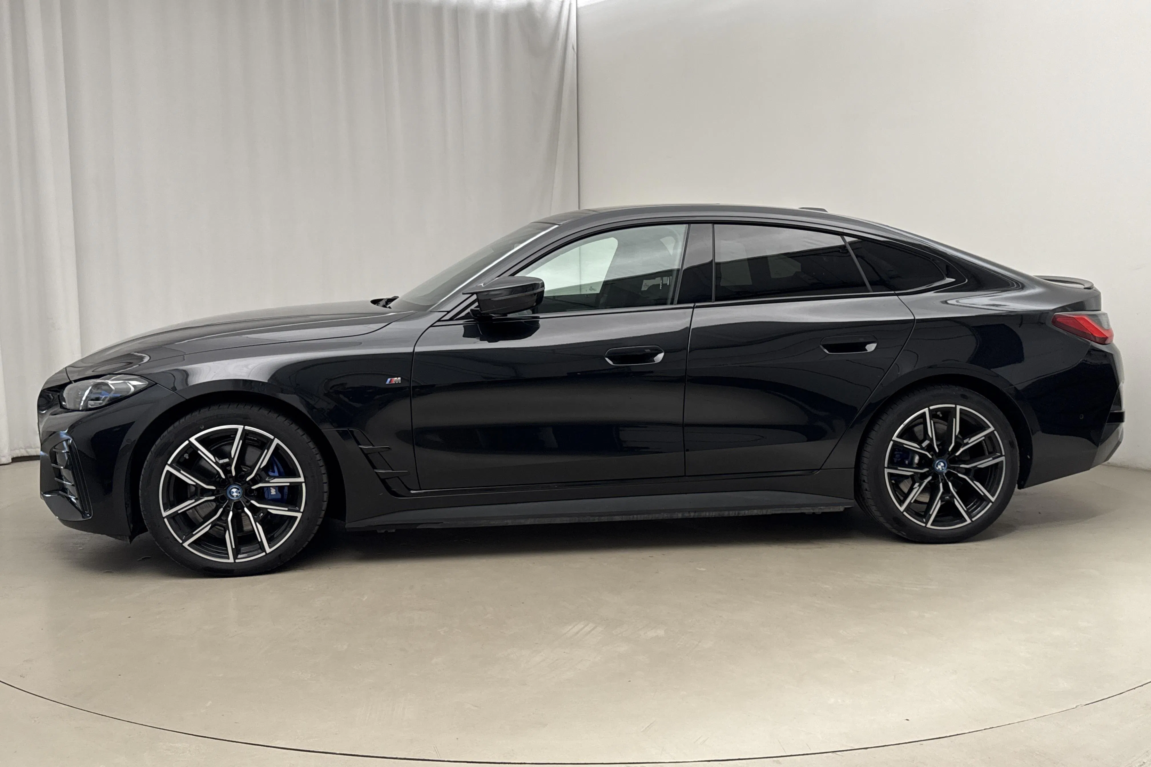 Presentation photo 2 of 29: BMW i4 M50 xDrive, G26 (544) - 19 780 km - Automatic - black - 2024