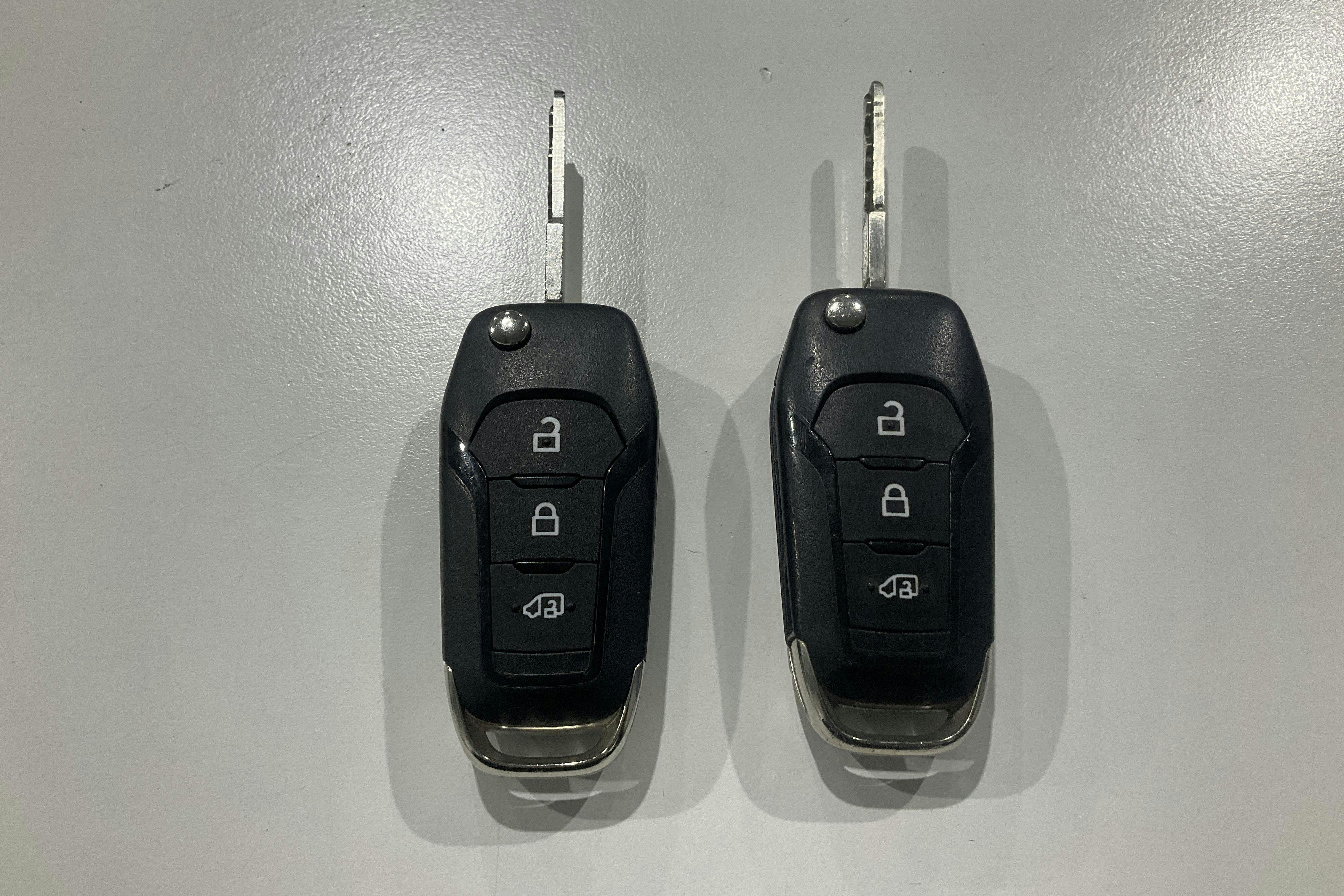 Presentationsfoto 14 av 14: Ford Transit Connect 1.5 TDCi (120hk) - 21 376 mil - Automat - vit - 2019