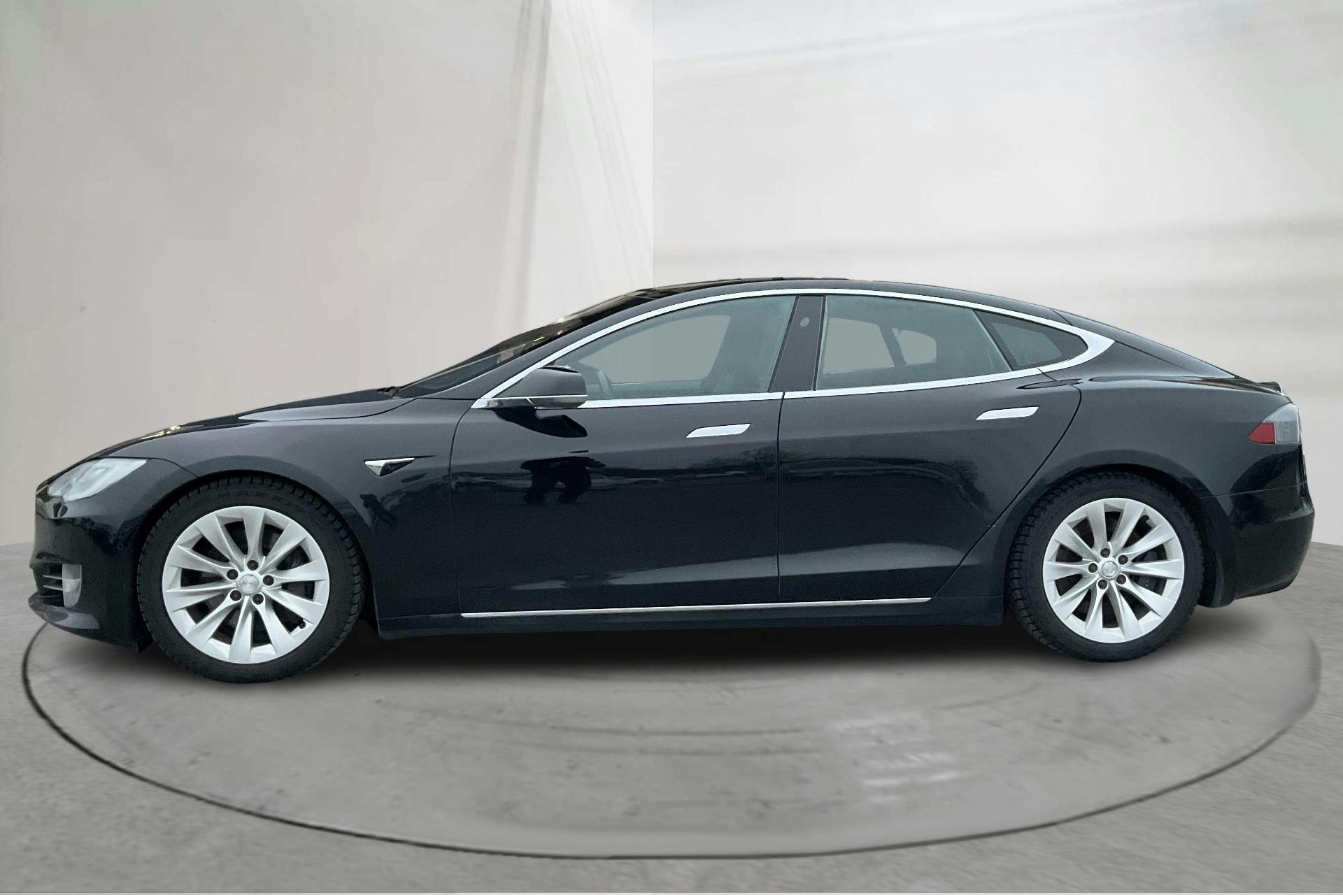 Presentationsfoto 2 av 19: Tesla Model S Dual Motor Long Range AWD - 18 108 mil - Automat - svart - 2021