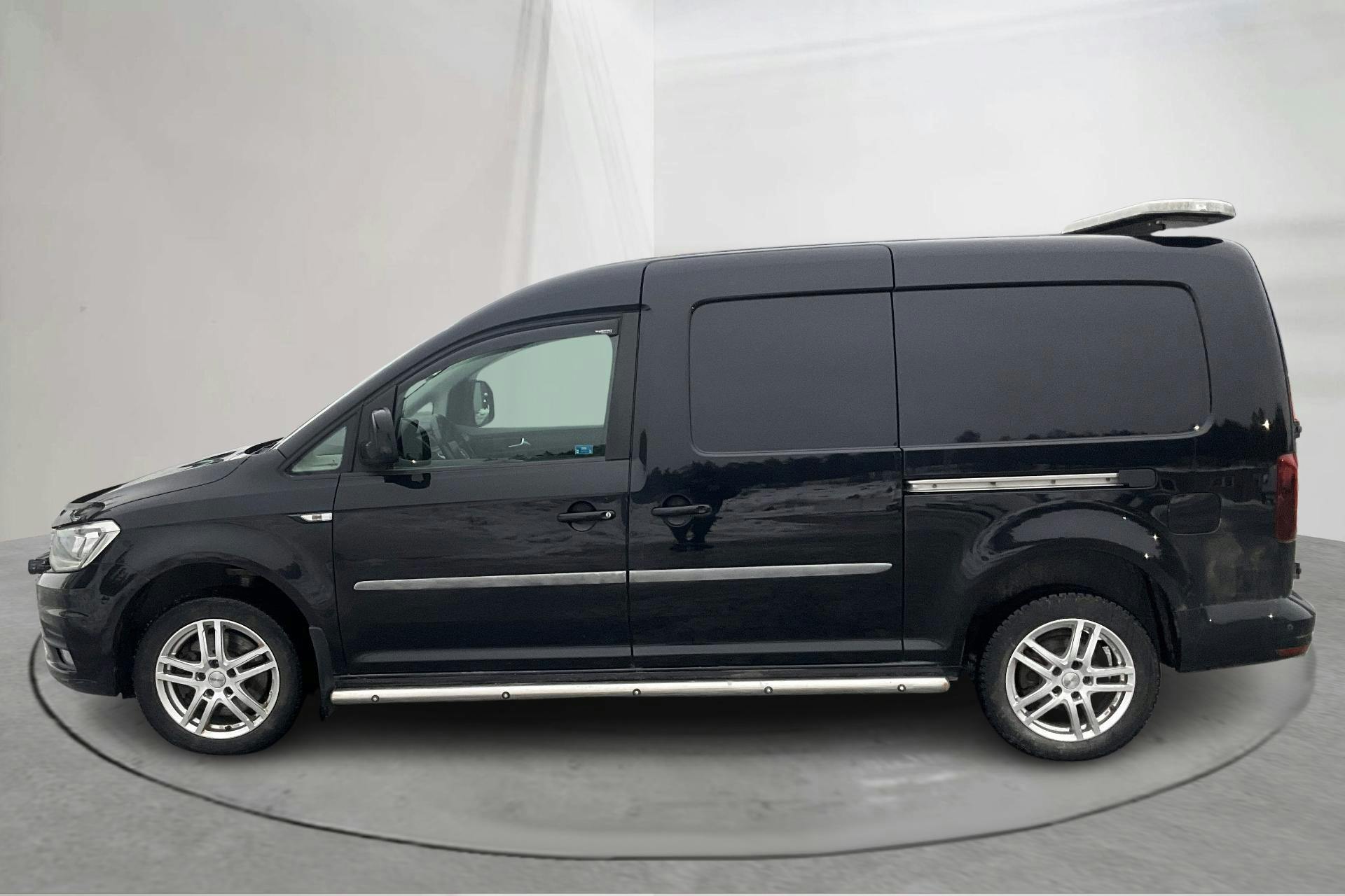 Presentation photo 2 of 14: VW Caddy 2.0 TDI Maxi Skåp 4MOTION (150hk) - 208 380 km - Automatic - black - 2018
