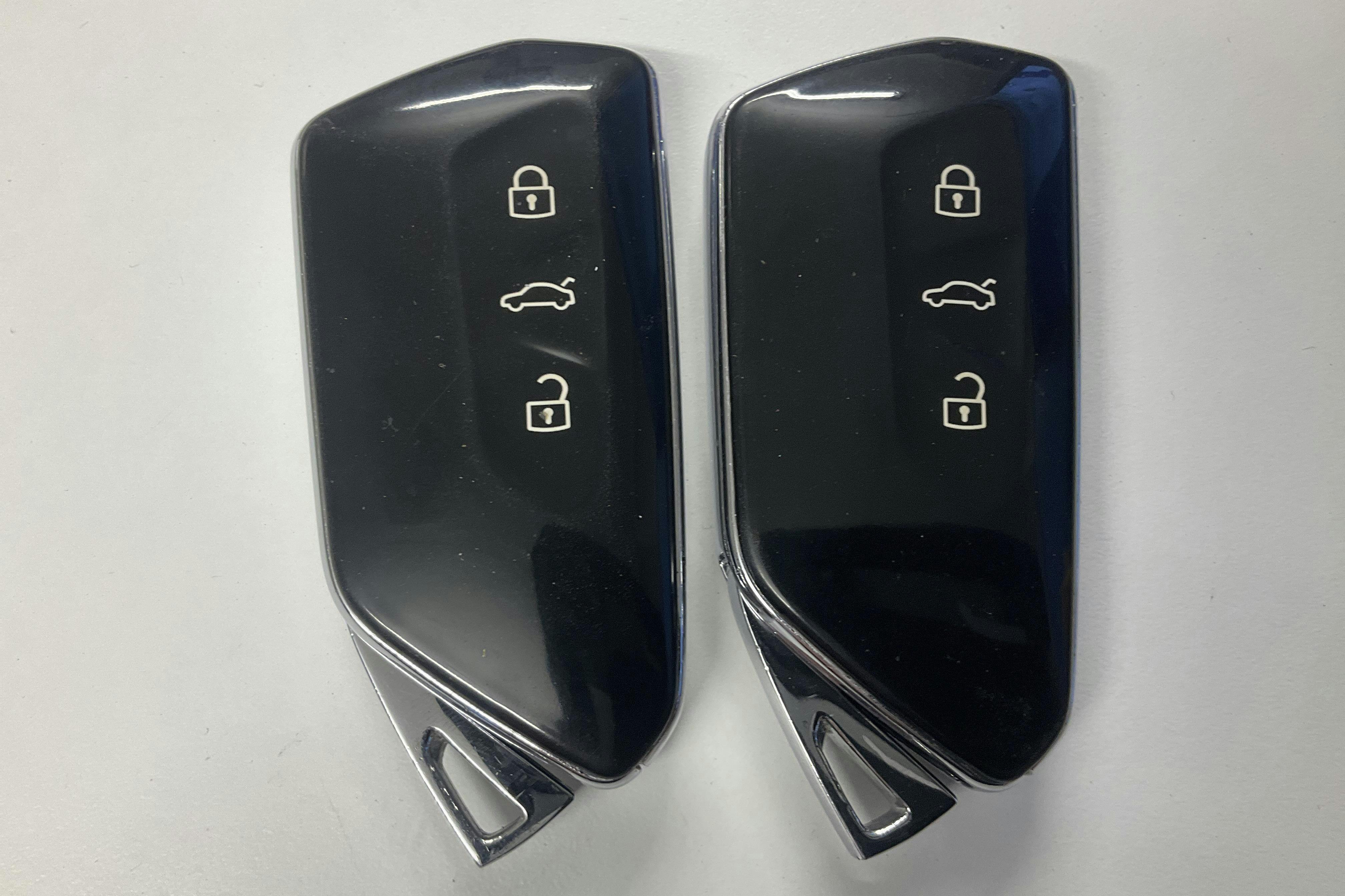 Esittelykuva 22 osoitteesta 22: VW ID.4 77kWh (204hk) - 82 280 km - Automaattinen - valkoinen - 2021