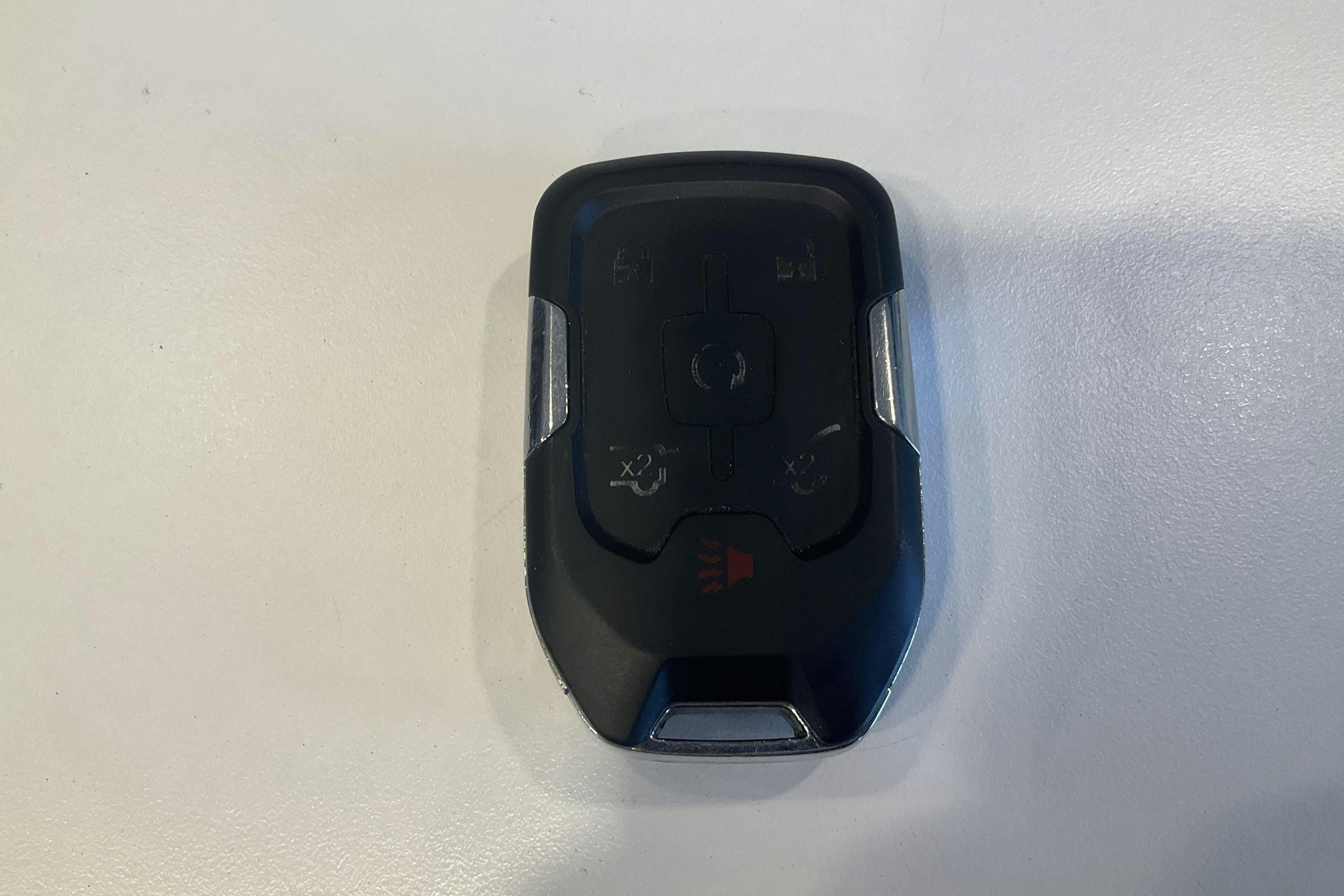 Presentation photo 16 of 16: CHEVROLET SUBURBAN LT Suburban 5.3 V8 (360hk) - 245 150 km - Automatic - silver - 2014