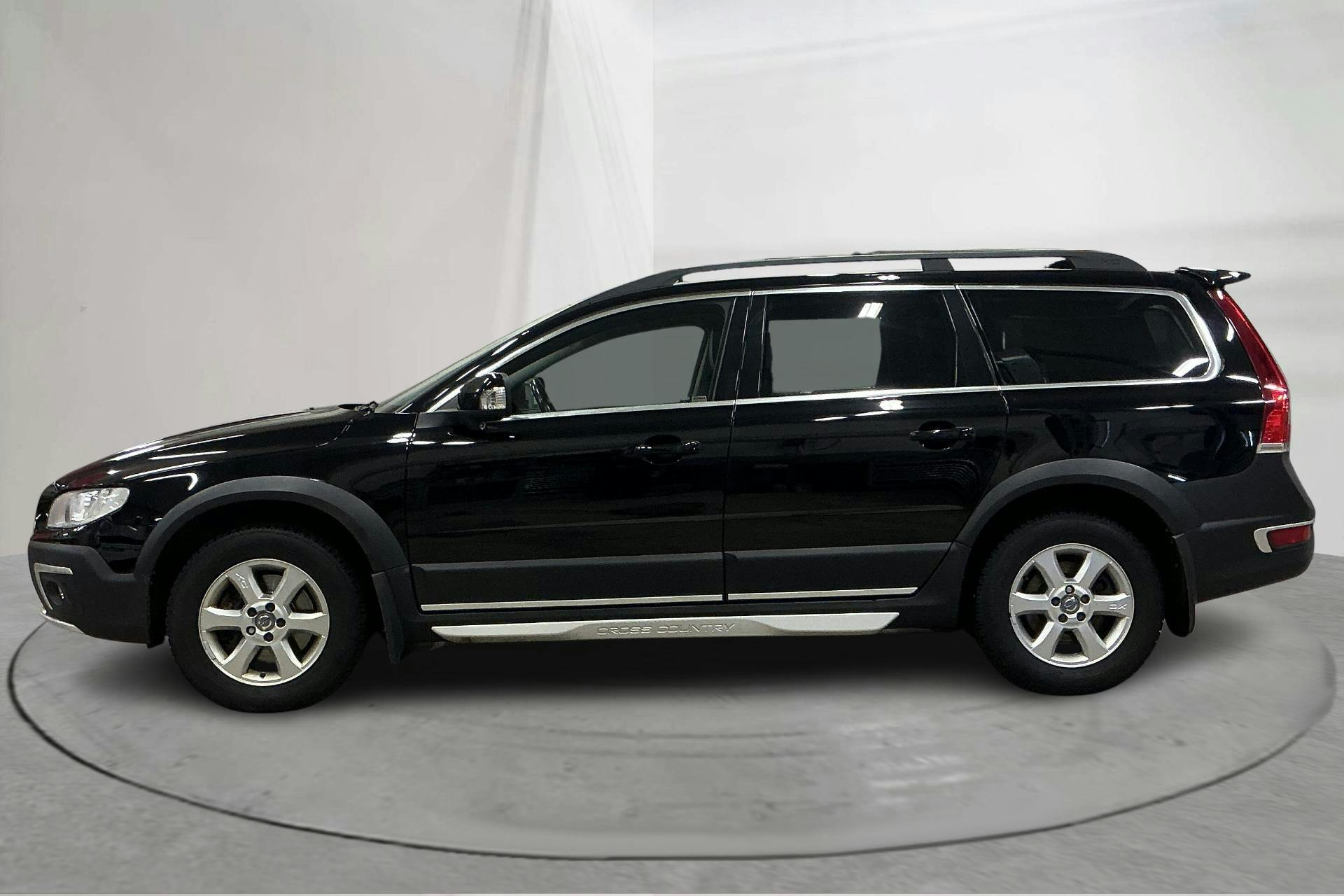 Presentationsfoto 2 av 17: Volvo XC70 II D4 AWD (181hk) - 18 888 mil - Automat - svart - 2015