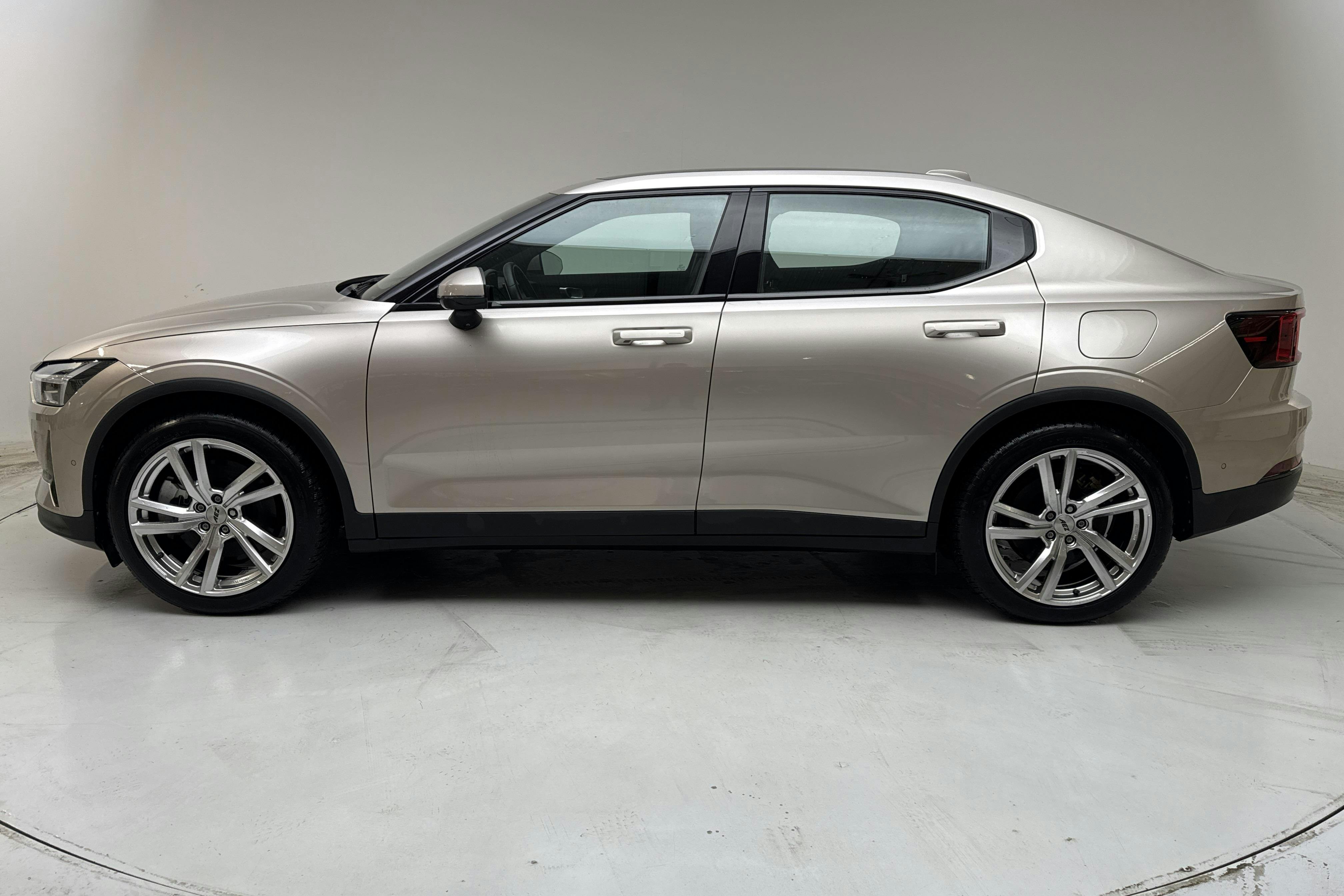 Presentationsfoto 2 av 18: Polestar 2 Long range Single motor (296hk) - 9 393 mil - Automat - Light Grey - 2024