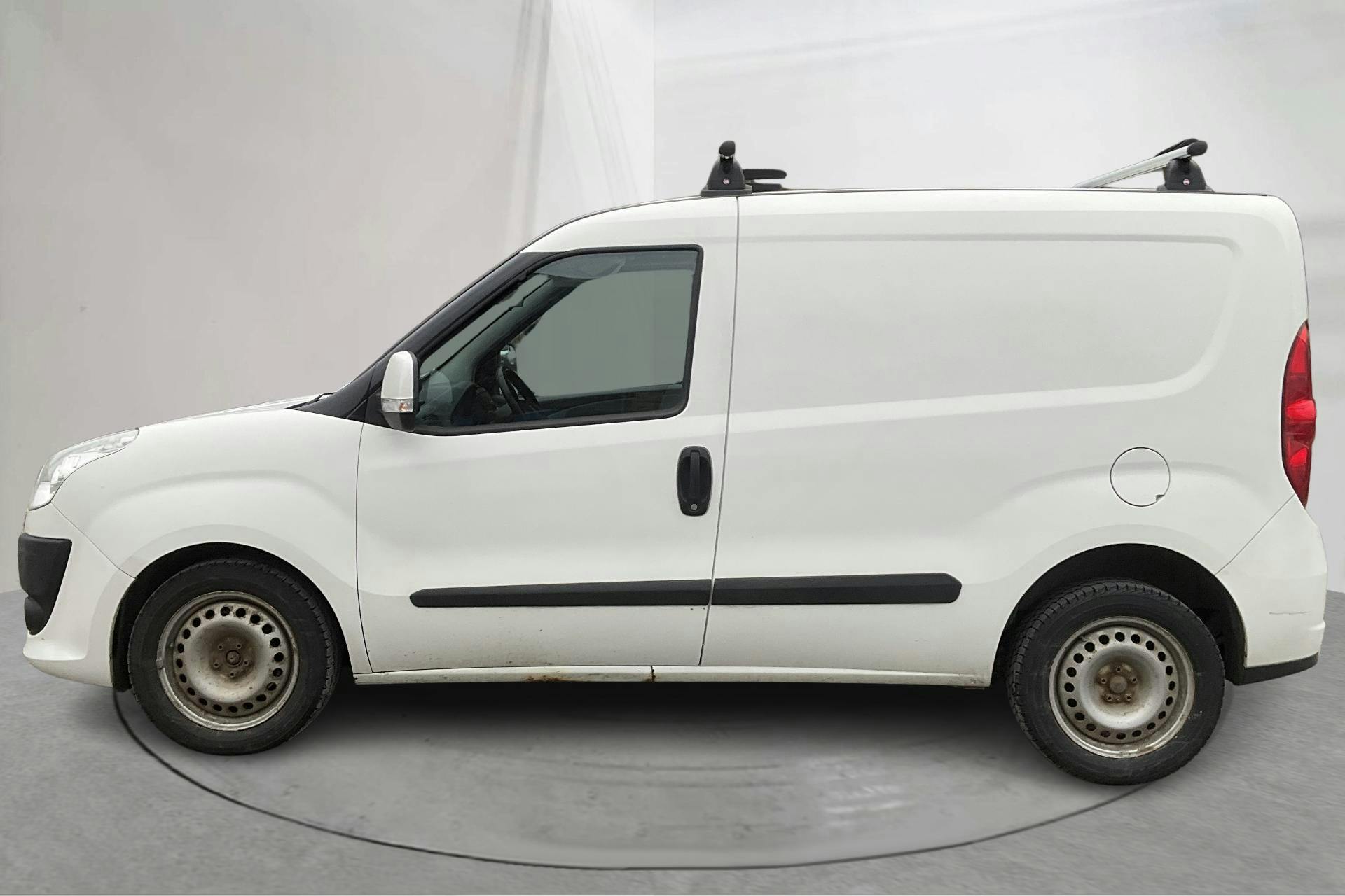 Presentationsfoto 2 av 13: Fiat Doblo Cargo 1.4 CNG (95hk) - 11 442 mil - Manuell - vit - 2015