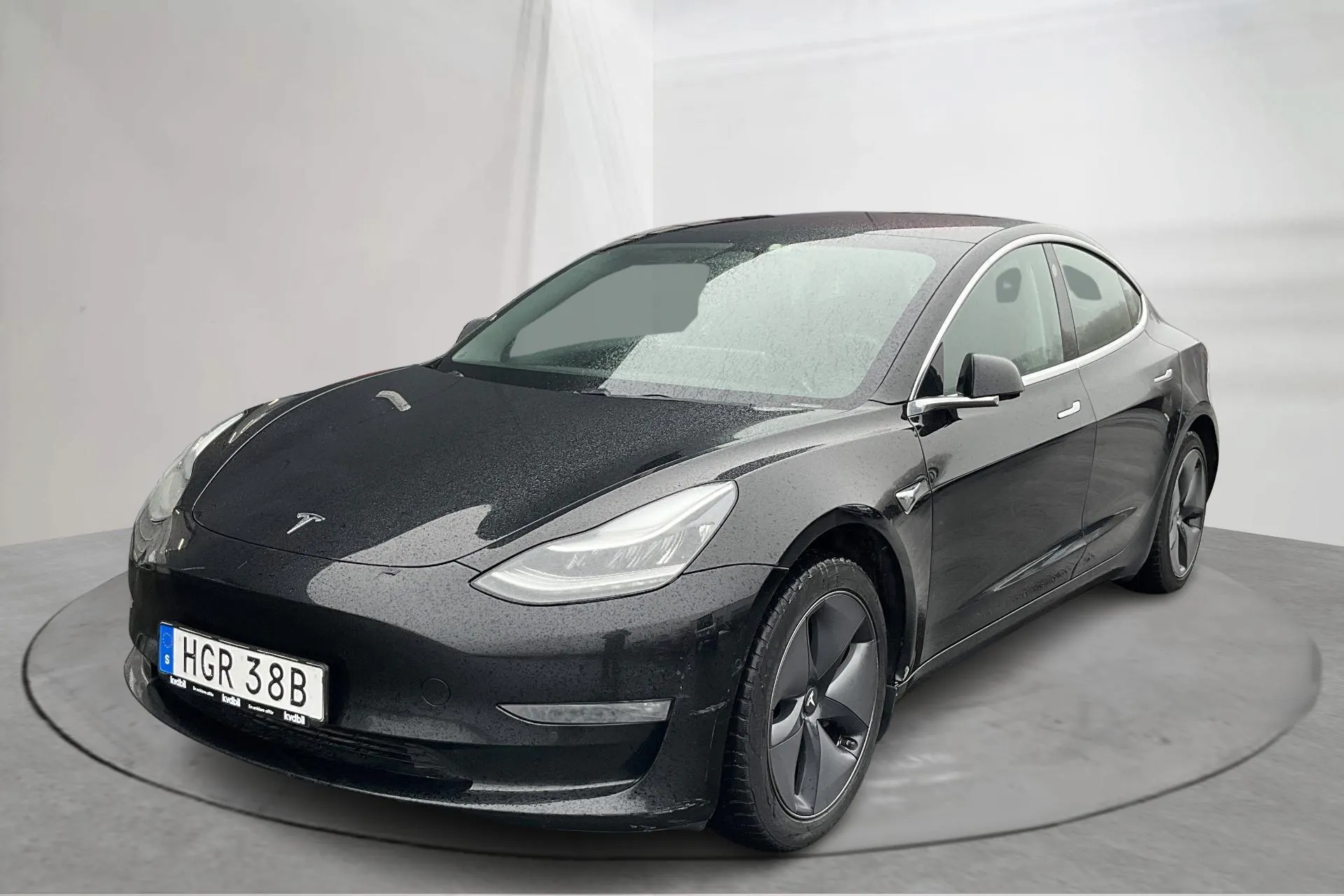 Presentation photo 1 of 18: Tesla Model 3 Long Range Dual Motor AWD - 172 190 km - Automatic - black - 2019