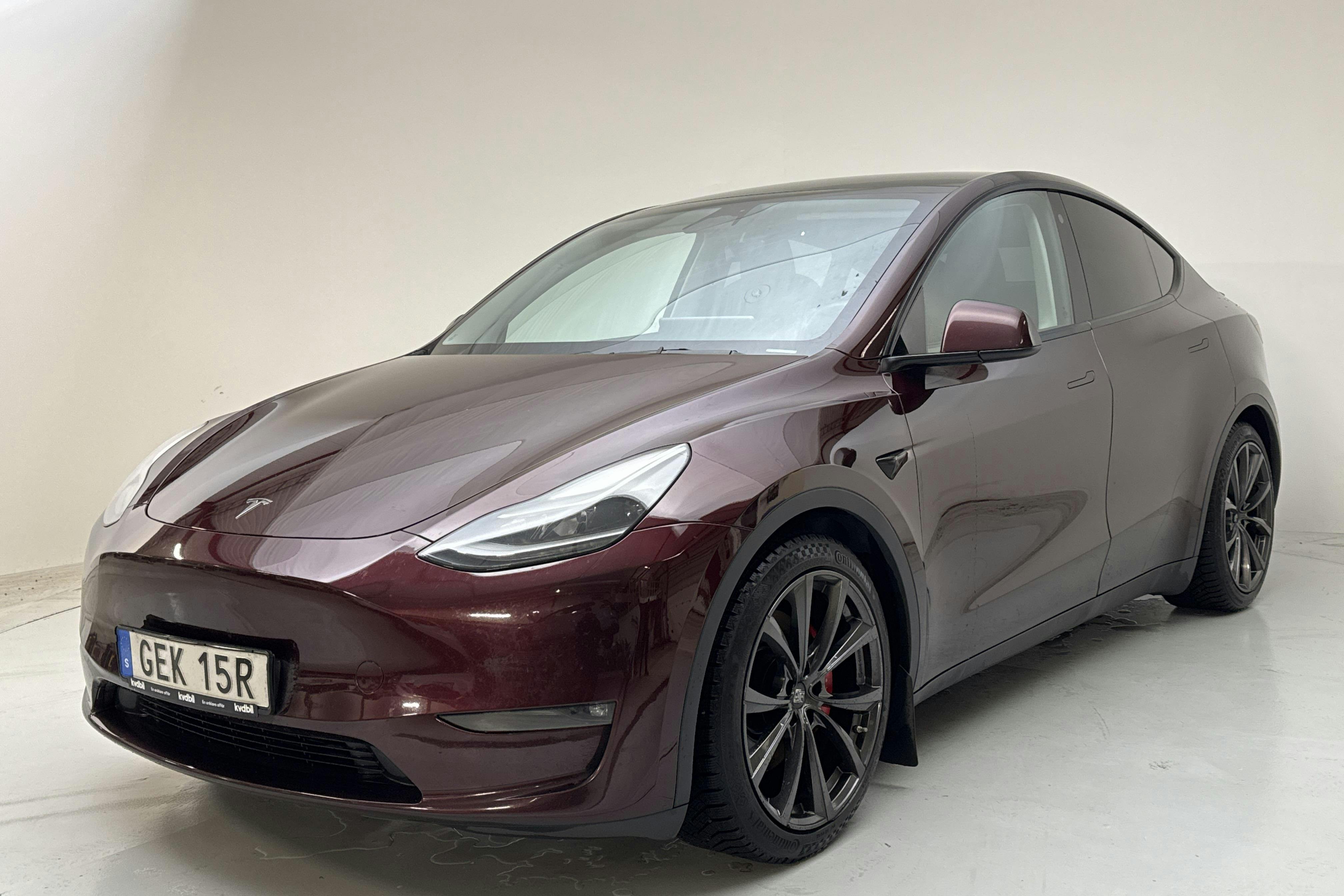Præsentationsfoto 1 af 18: Tesla Model Y Performance Dual Motor AWD - 103 540 kilometer - Salgsautomat - Rød farve - 2023