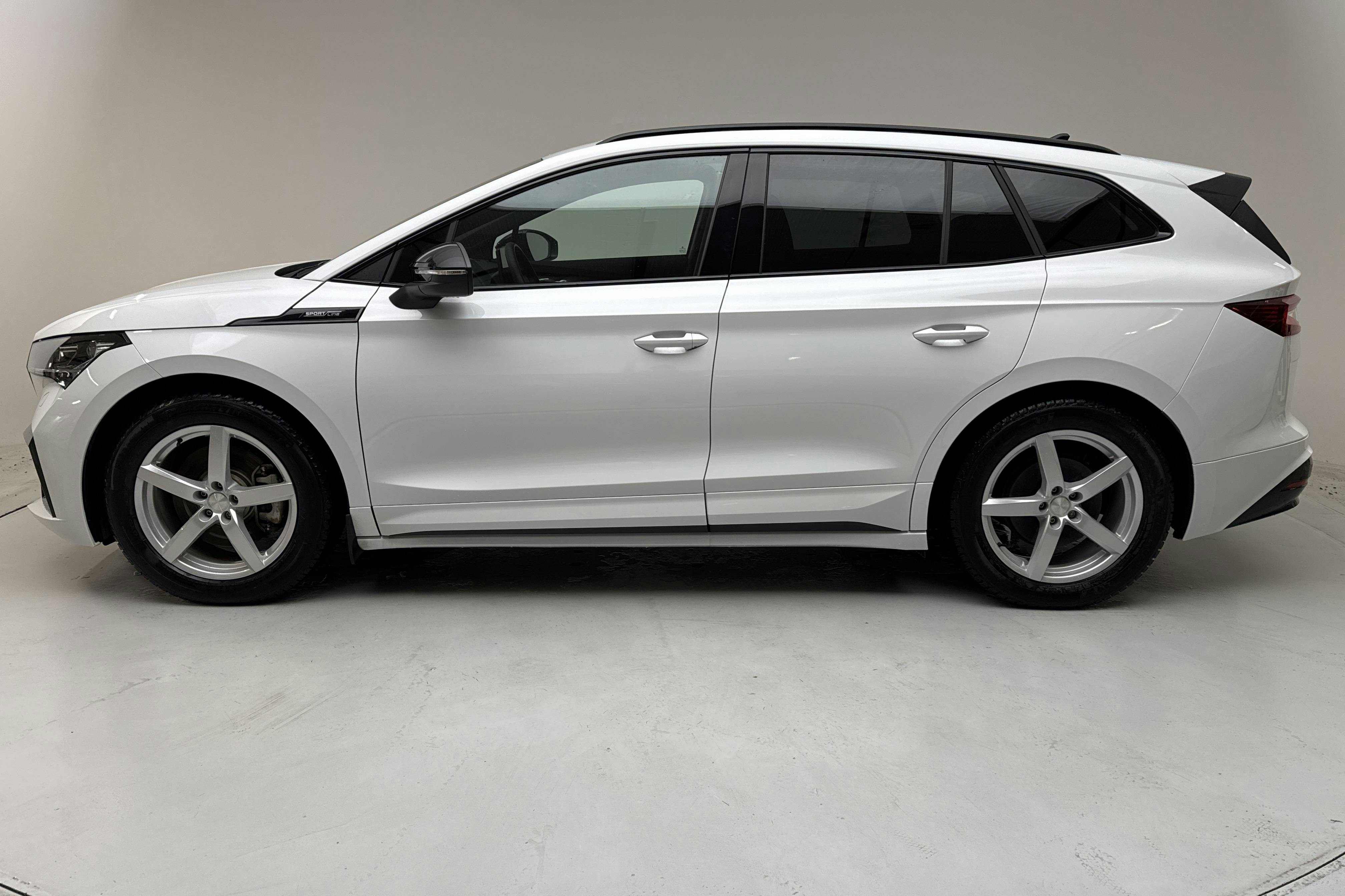 Presentationsfoto 2 av 17: Skoda Enyaq iV 85x 82kWh (286hk) - 1 001 mil - Automat - vit - 2025