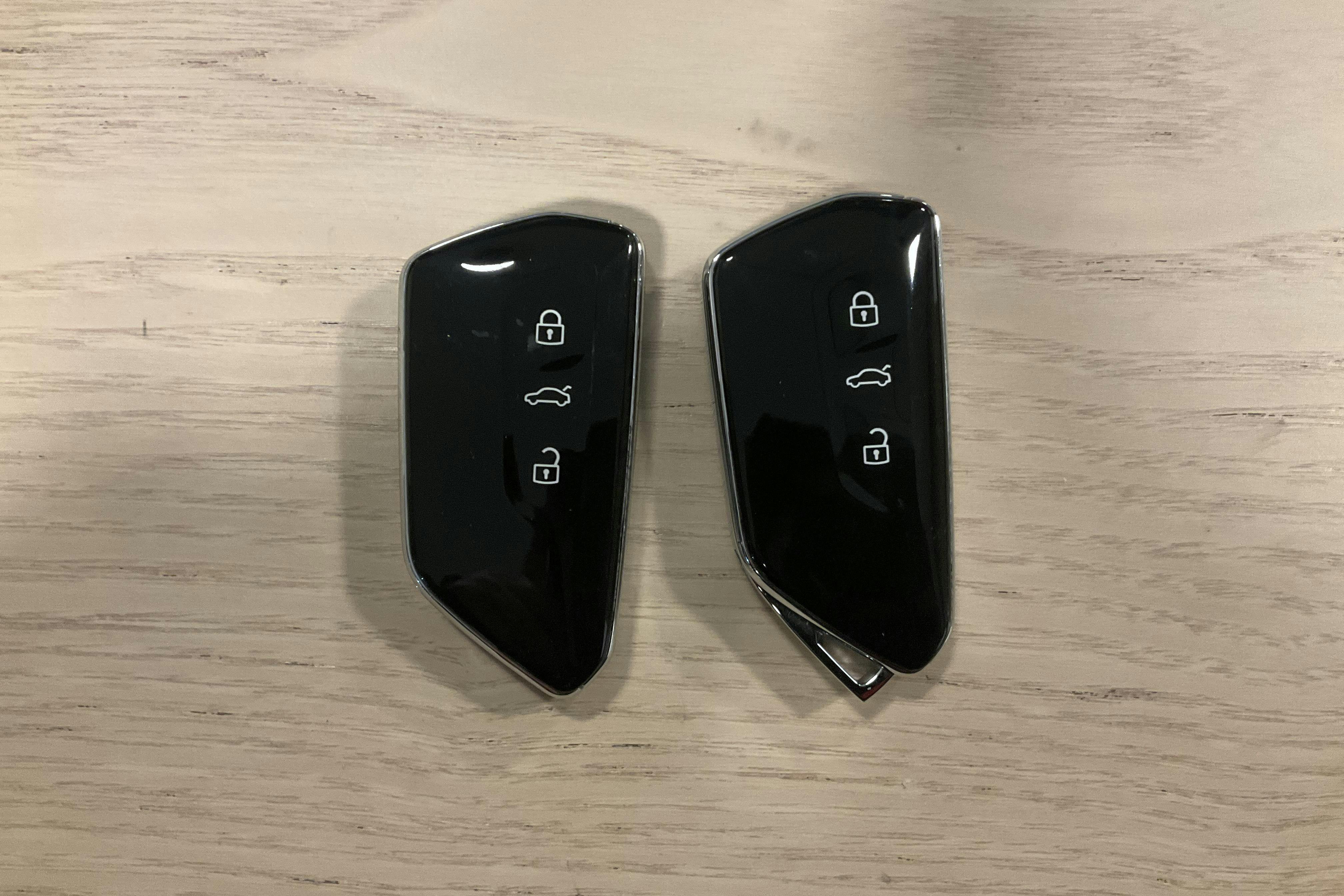 Presentationsfoto 17 av 17: Skoda Enyaq iV 85x 82kWh (286hk) - 1 001 mil - Automat - vit - 2025