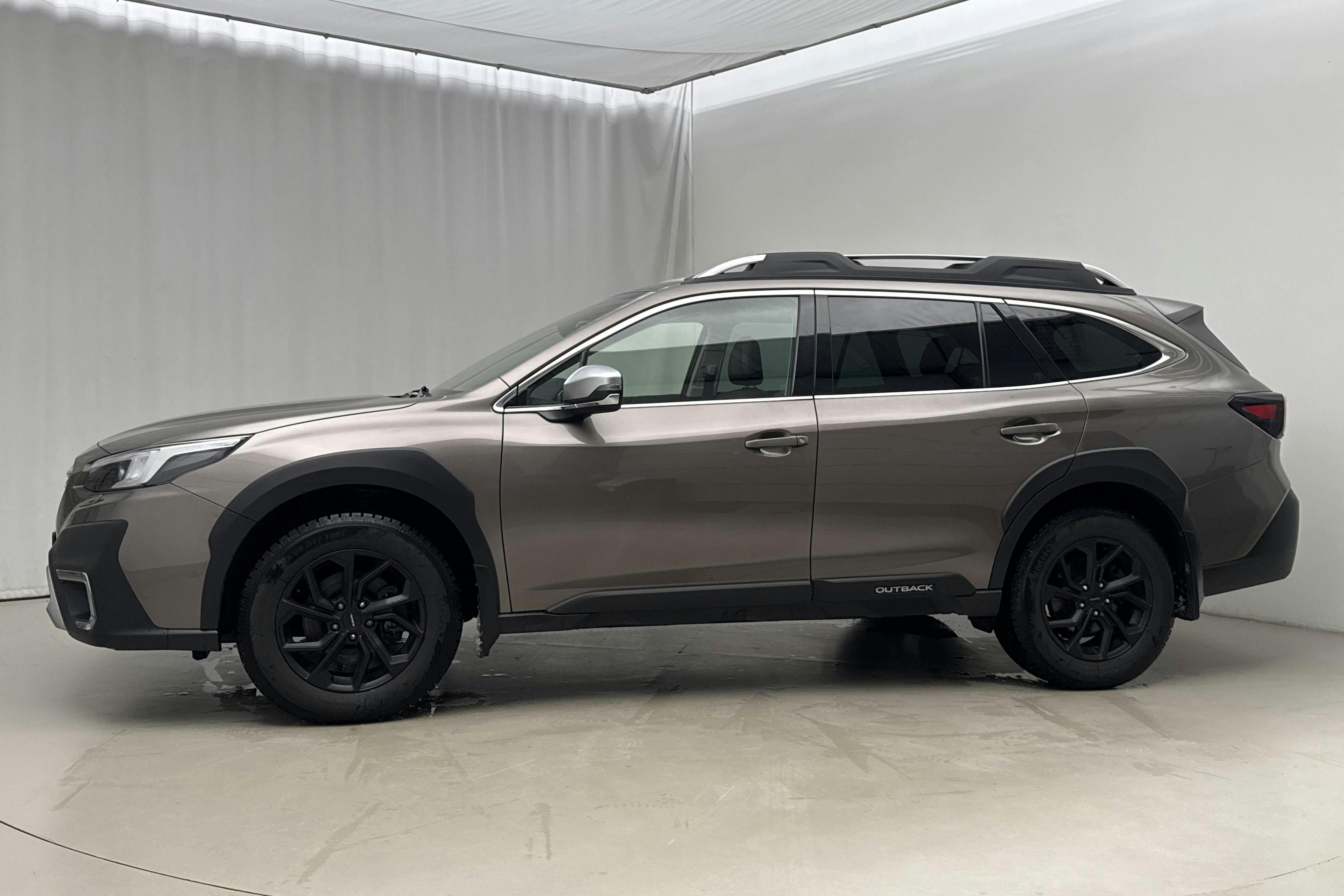 Presentationsfoto 2 av 23: Subaru Outback 2.5i XFuel 4WD (169hk) - 4 423 mil - Automat - Light Brown - 2022