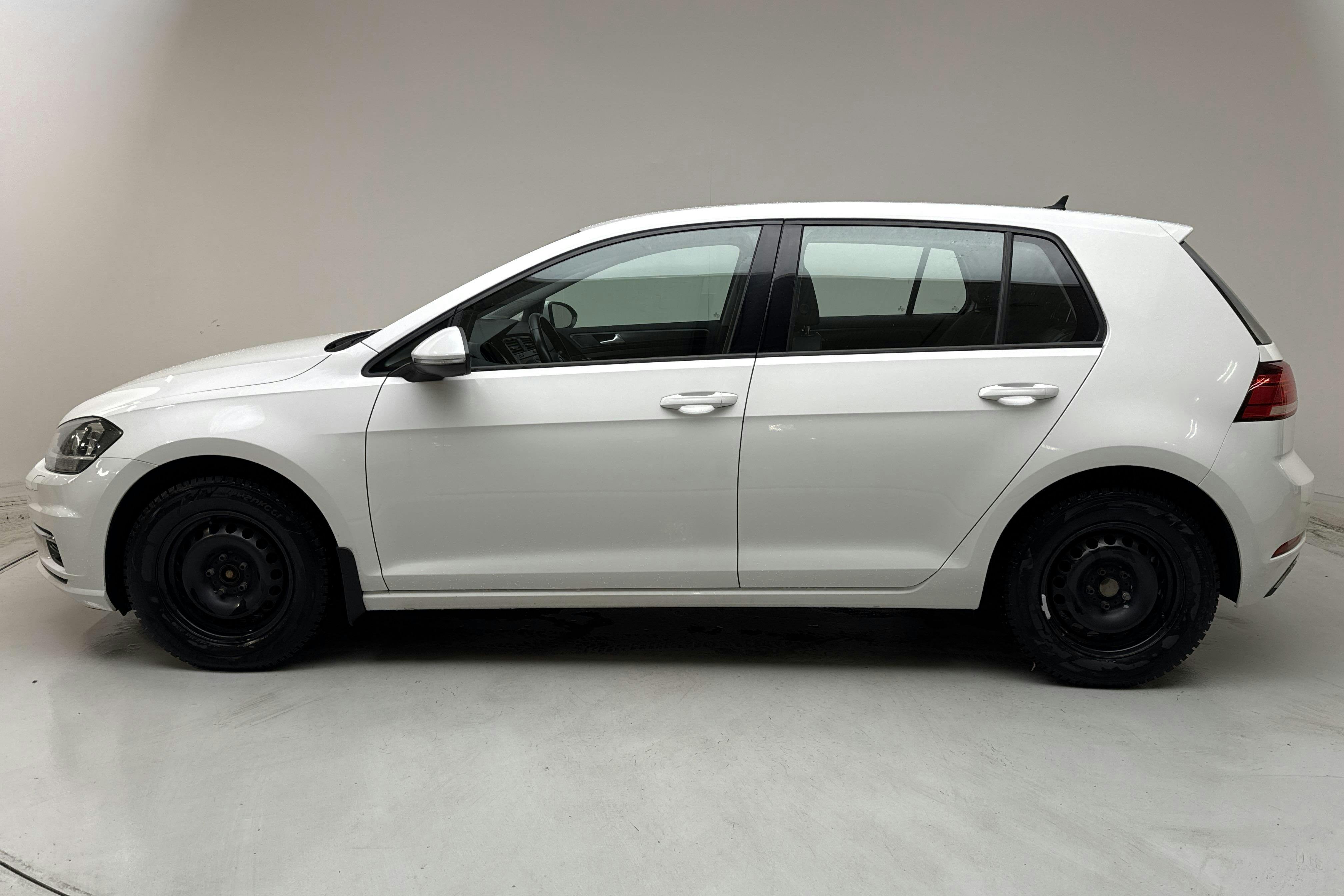 Præsentationsfoto 2 af 12: VW Golf VII 1.0 TSI 5dr (110hk) - 116 480 kilometer - Manuel - Hvid - 2018