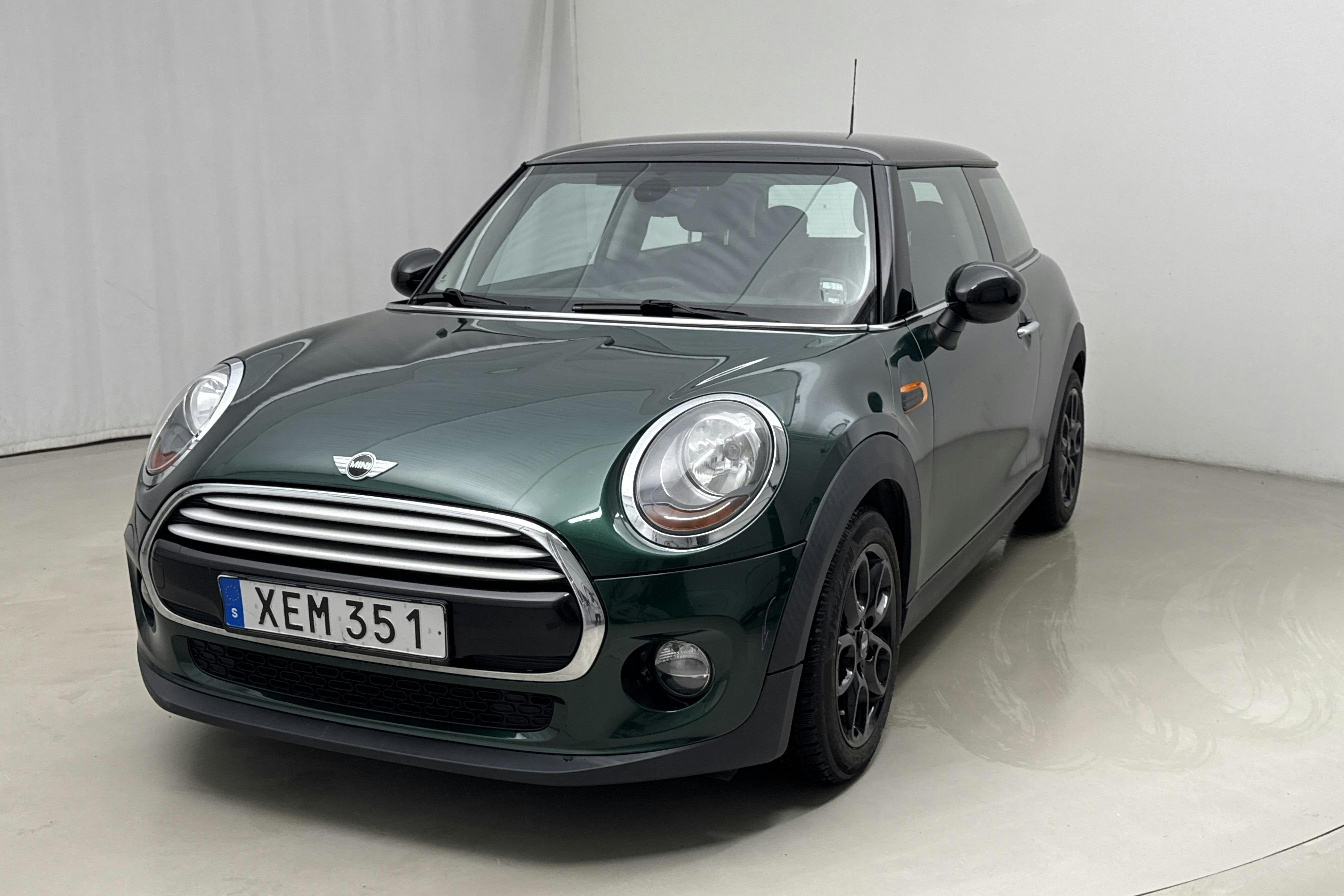 Presentation photo 1 of 12: MINI Cooper D 3dr (116hk) - 112 220 km - Manual - green - 2015