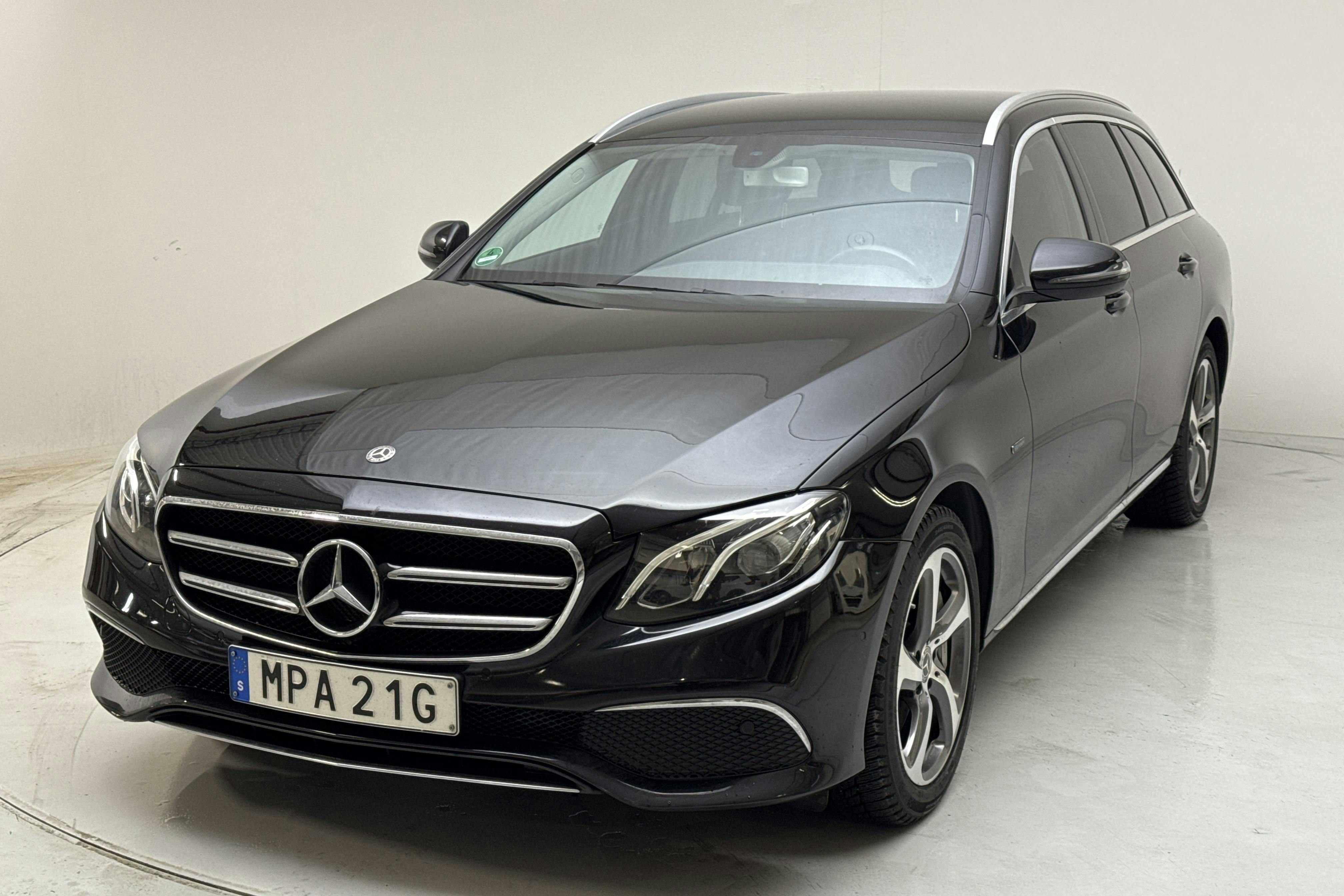 Præsentationsfoto 1 af 17: Mercedes E 300 de Kombi S213 (316hk) - 164 700 kilometer - Salgsautomat - Sort - 2020