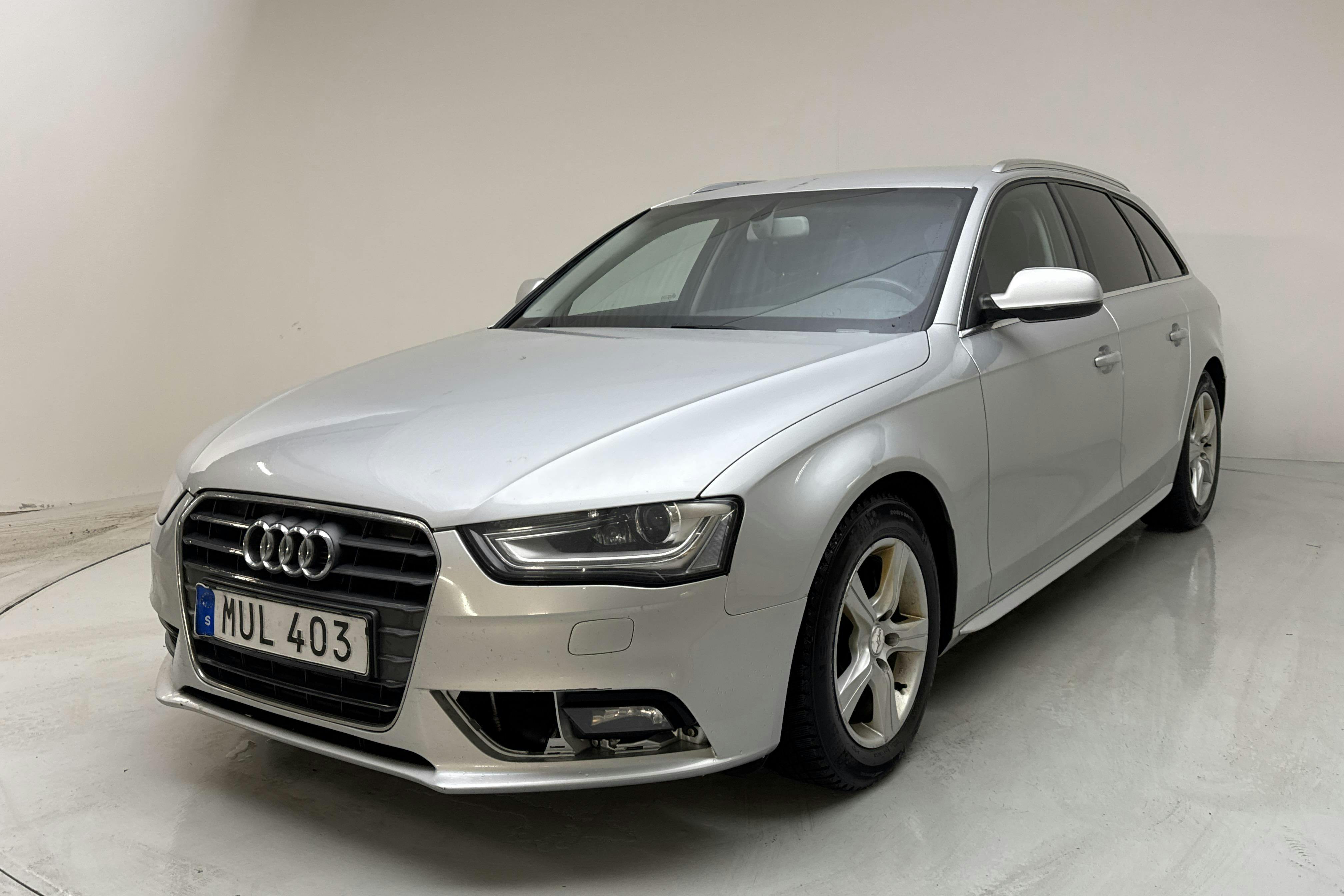 Esittelykuva 1 osoitteesta 14: Audi A4 2.0 TDI Ultra Avant (136hk) - 254 310 km - Manuaalinen - hopea - 2013