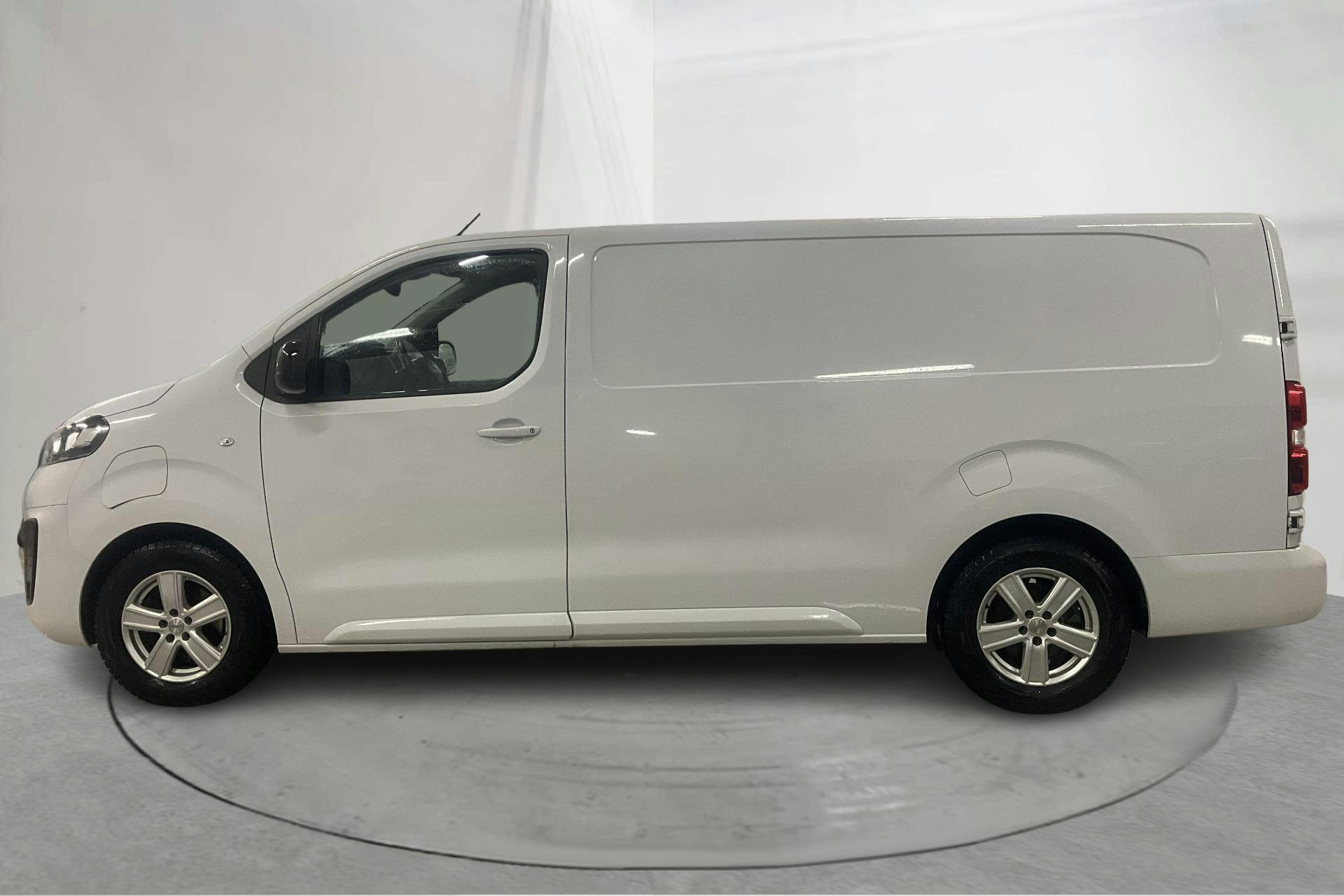 Presentationsfoto 2 av 22: Fiat E-Scudo 75kWh (130hk) - 3 870 mil - Automat - vit - 2022