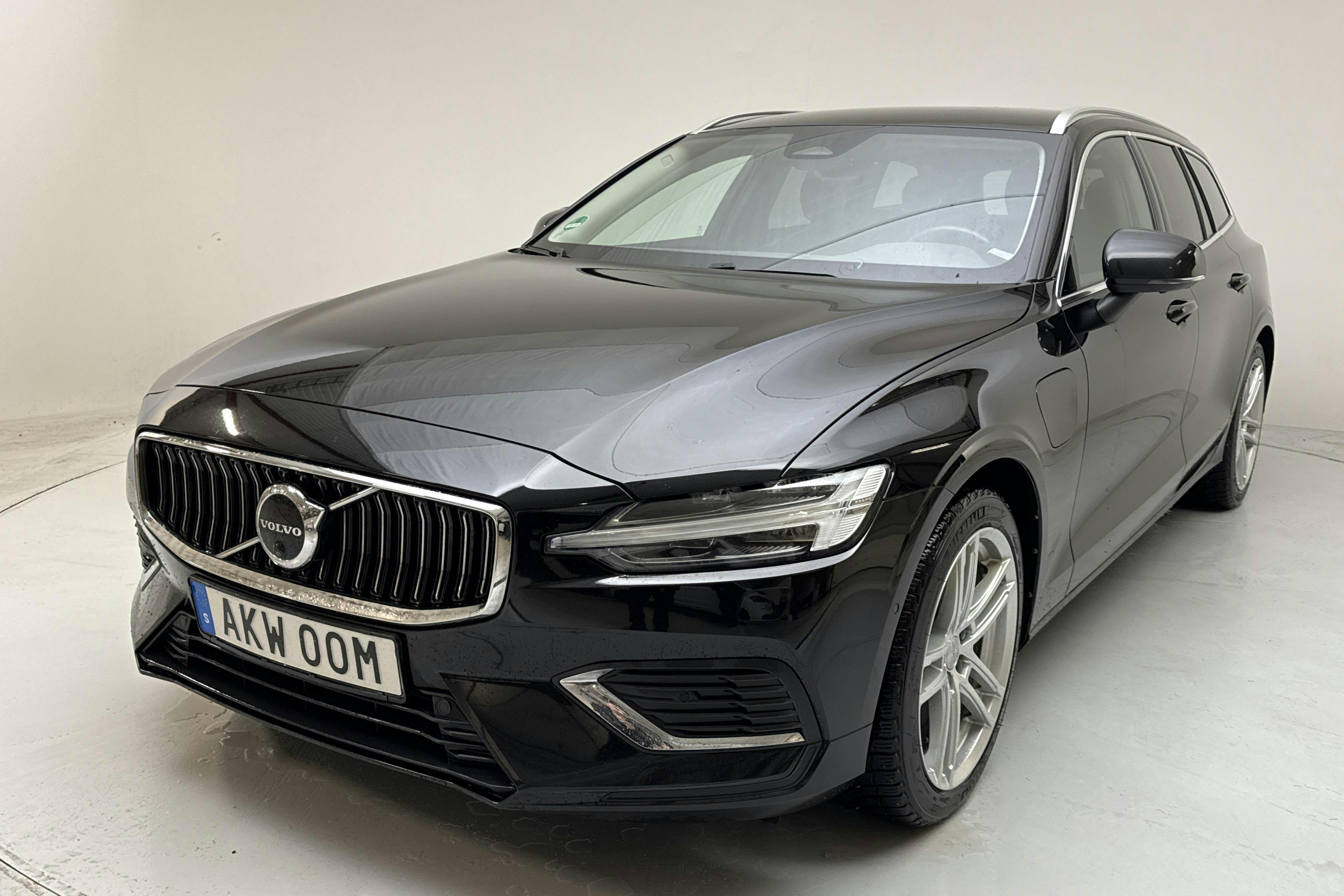 Presentationsfoto 1 av 18: Volvo V60 T6 AWD Recharge (350hk) - 0 mil - Automat - svart - 2023