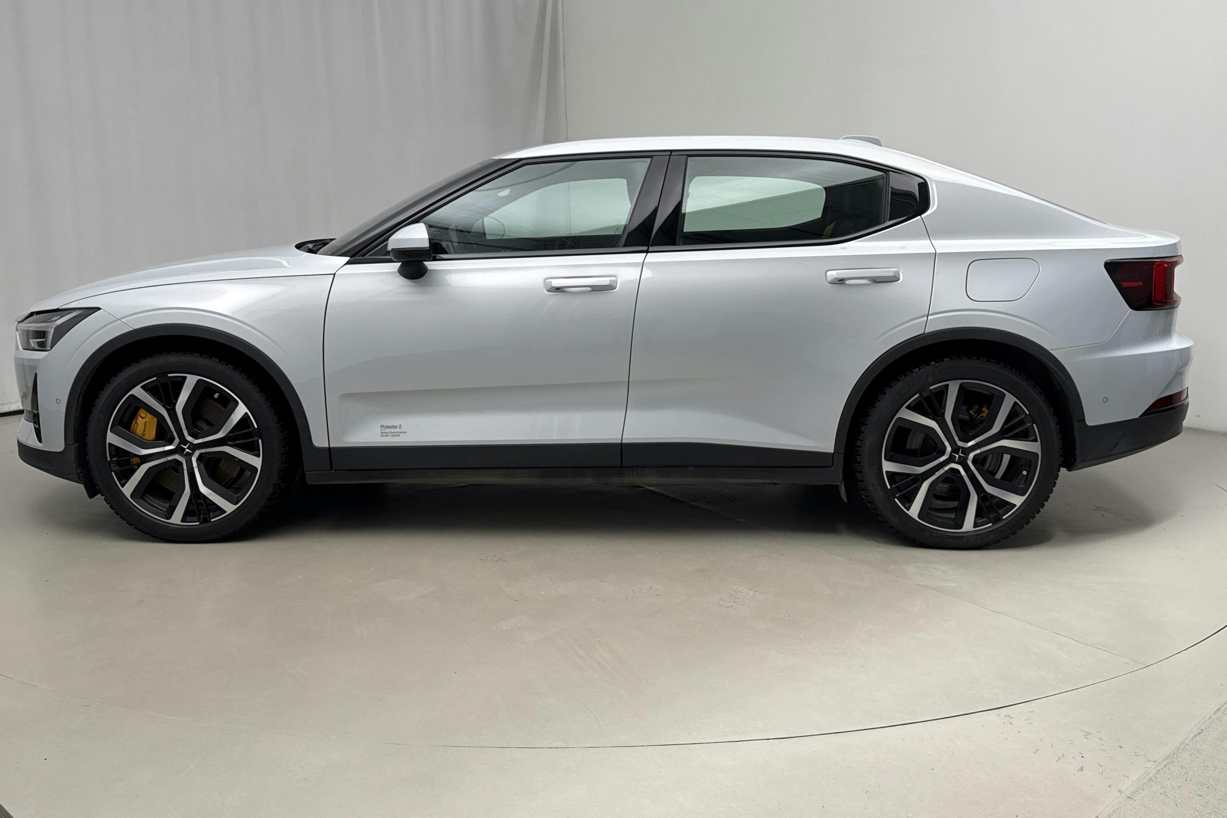 Presentationsfoto 2 av 20: Polestar 2 Long range Dual motor (408hk) - 11 068 mil - Automat - silver - 2023