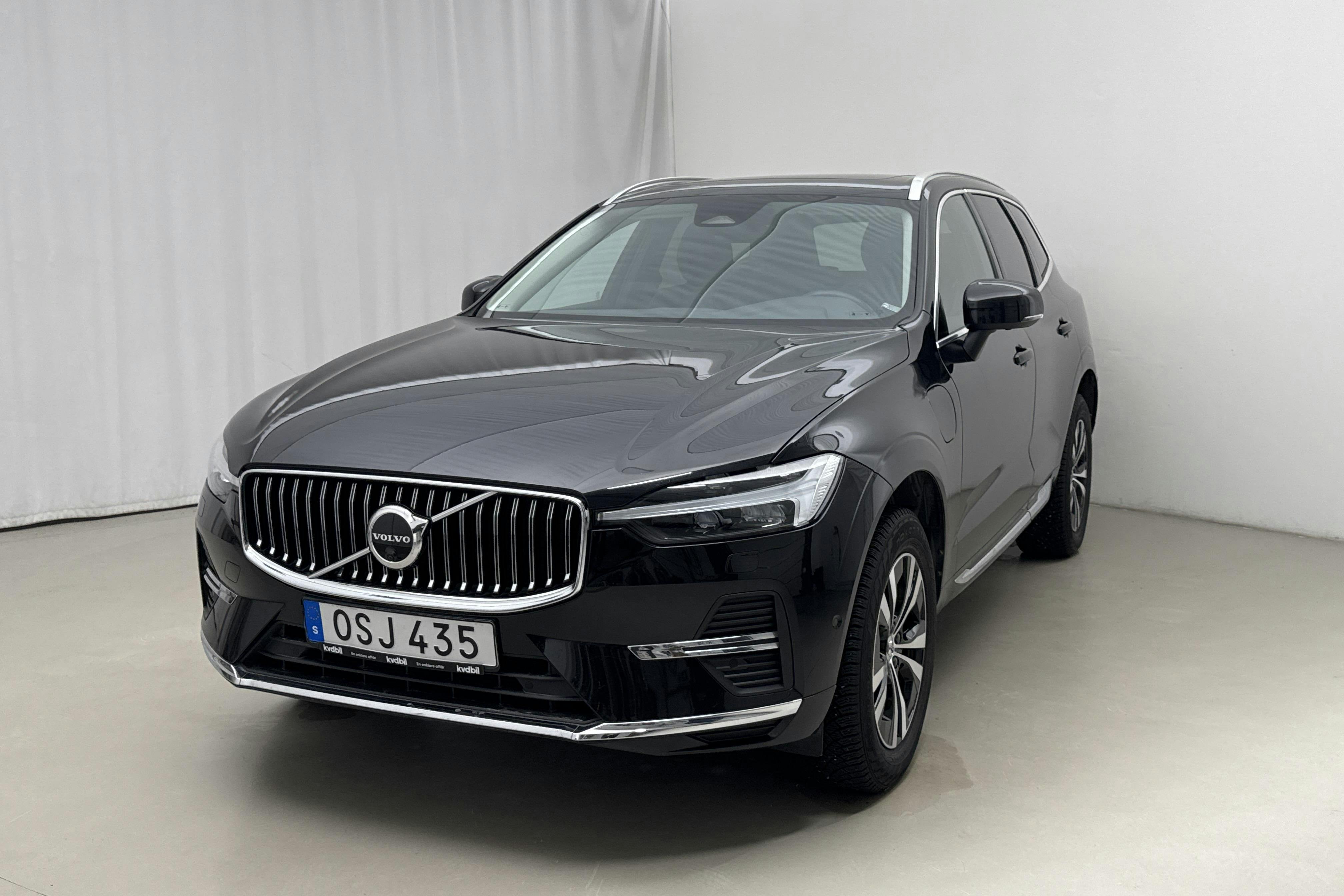 Præsentationsfoto 1 af 26: Volvo XC60 T6 AWD Recharge (350hk) - 90 120 kilometer - Salgsautomat - Sort - 2023