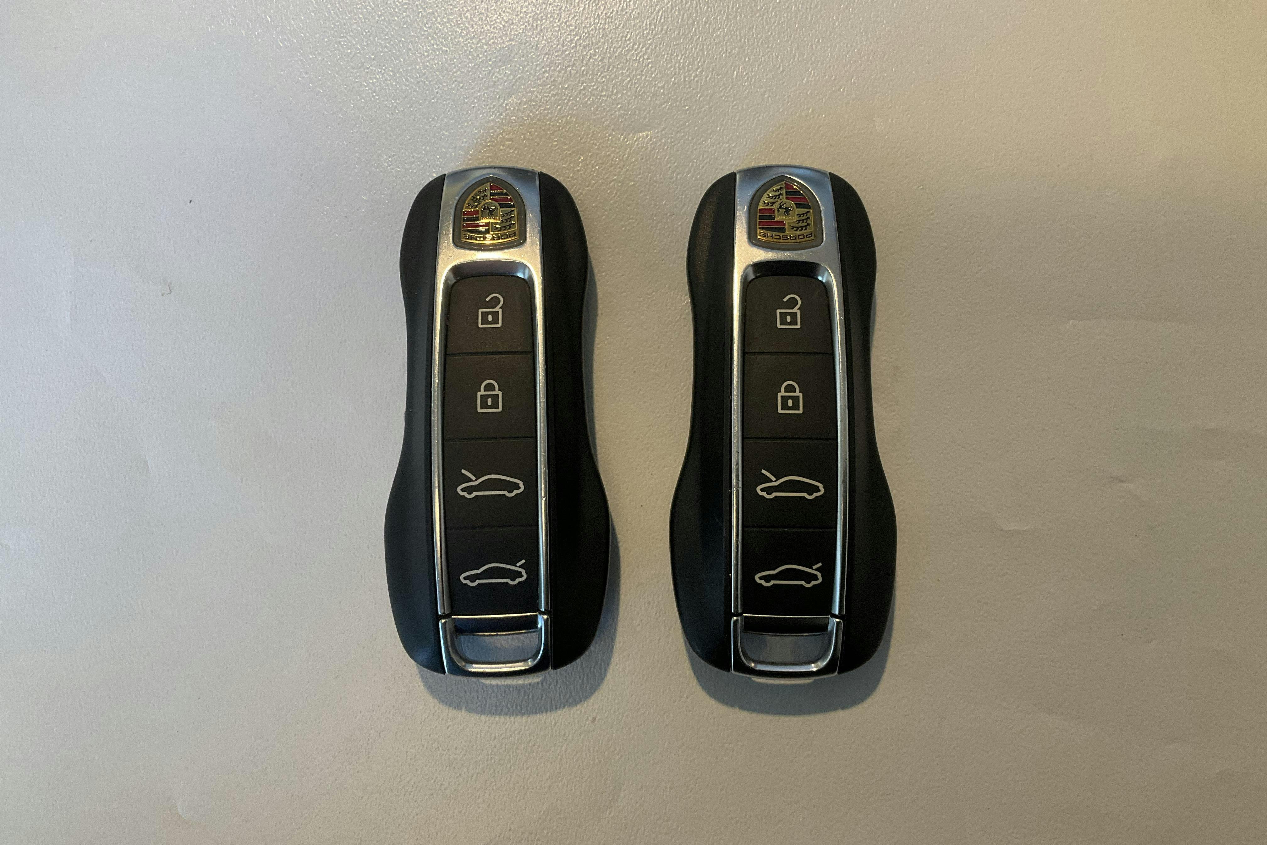 Presentationsfoto 20 av 20: Porsche Taycan 4 Cross Turismo (476hk) - 6 207 mil - Automat - Dark Grey - 2022