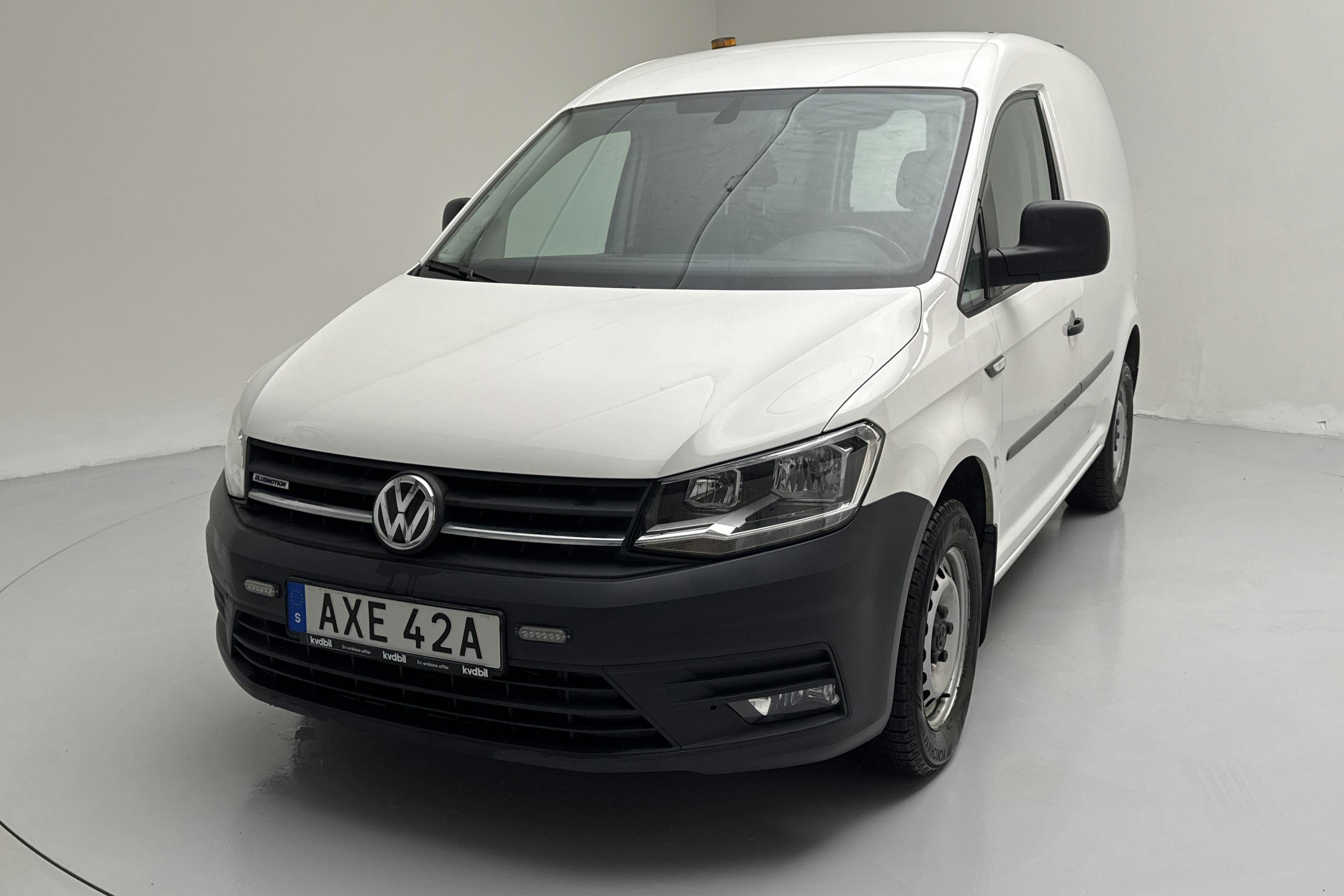 Presentationsfoto 1 av 13: VW Caddy 1.4 TGI Skåp (110hk) - 6 024 mil - Manuell - vit - 2020