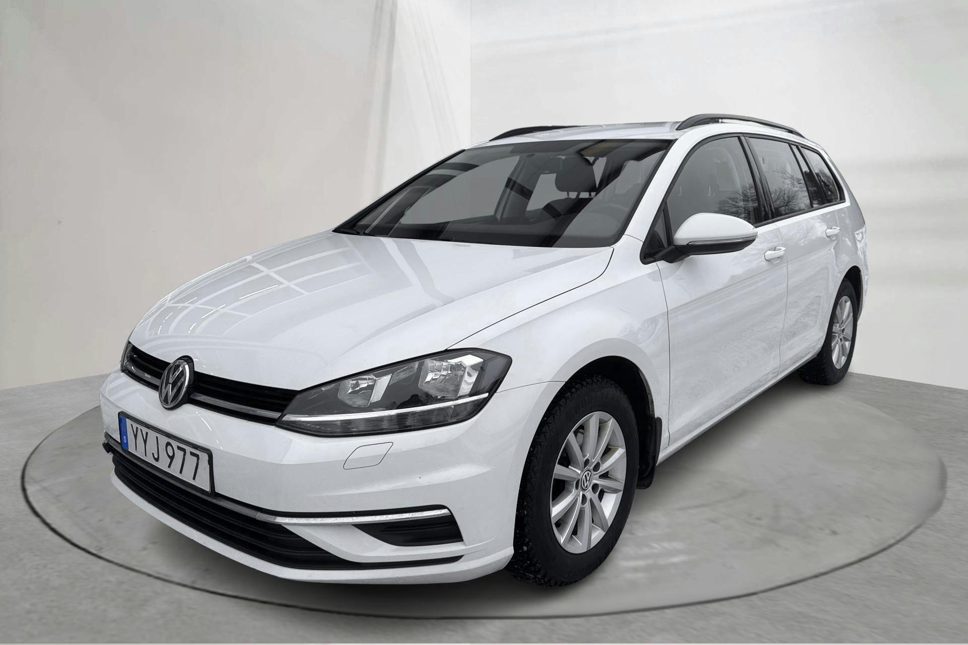 Presentation photo 1 of 17: VW Golf VII 1.0 TSI Sportscombi (115hk) - 113 800 km - Manual - white - 2019
