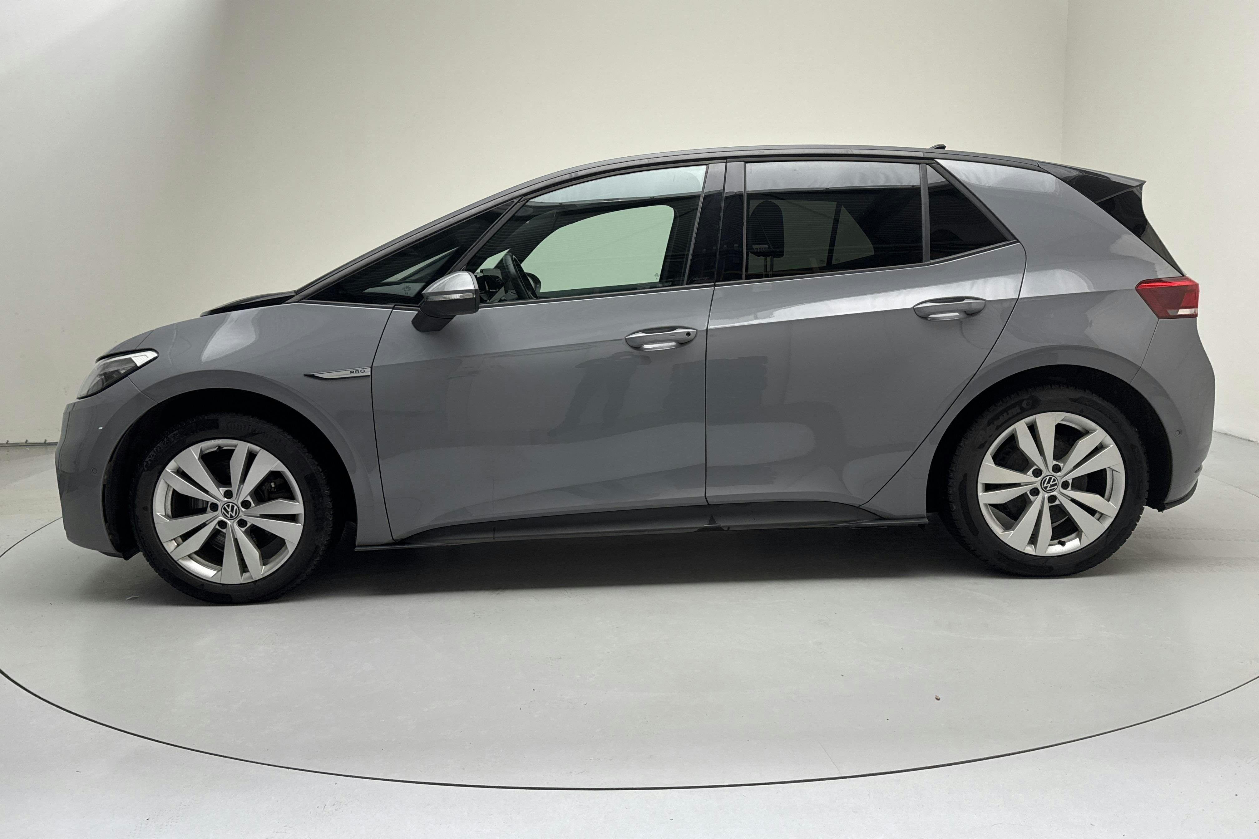 Presentationsfoto 2 av 18: VW ID.3 58kWh (204hk) - 10 514 mil - Automat - grå - 2023