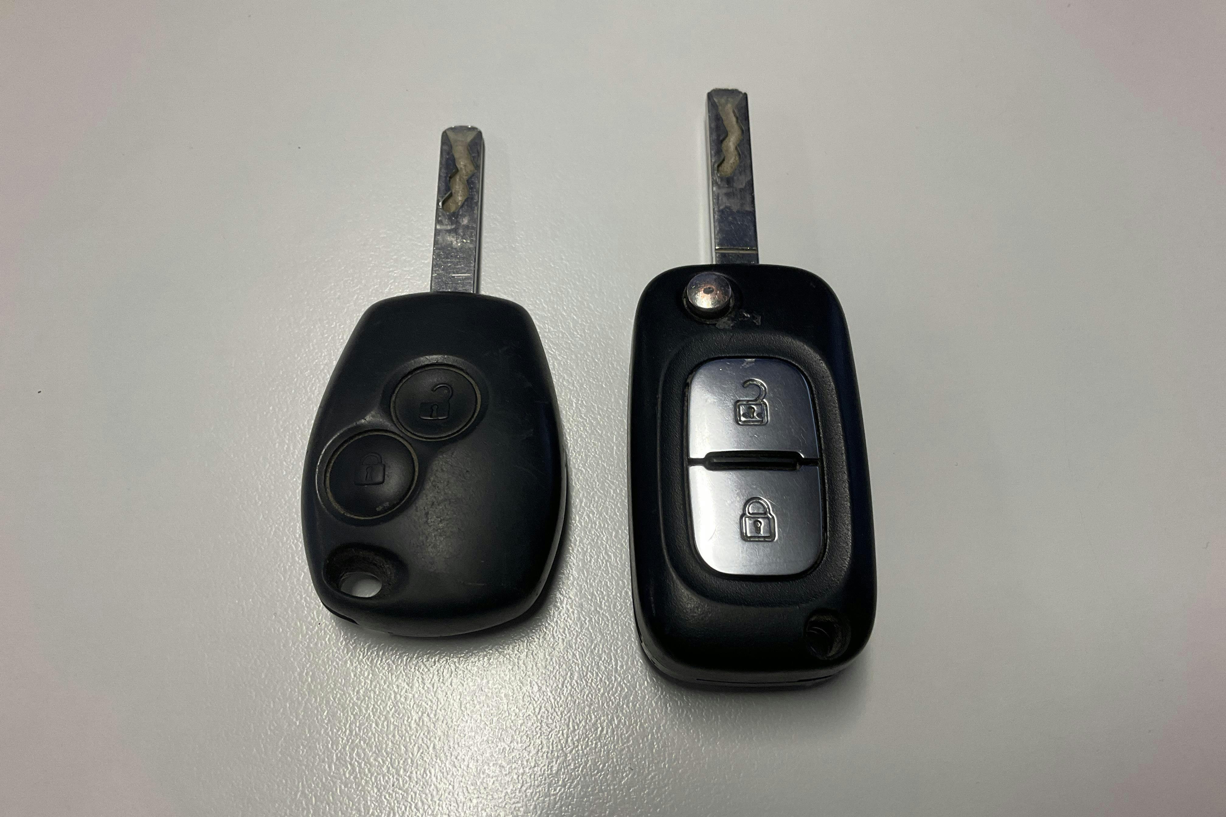 Esittelykuva 13 osoitteesta 13: Renault Master 2.3 dCi FAP 2WD (170hk) - 154 700 km - Automaattinen - harmaa - 2018