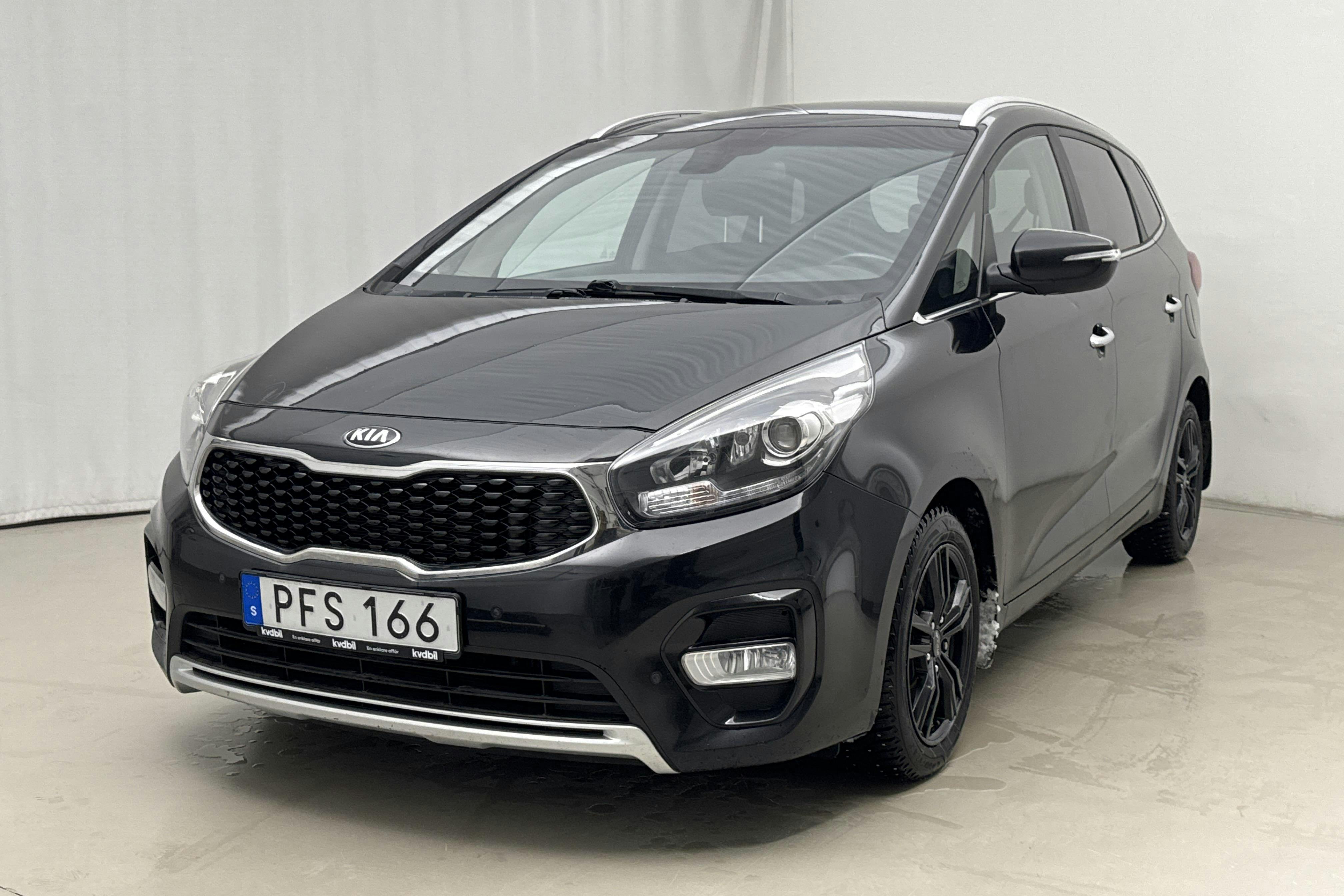 Presentation photo 1 of 22: KIA Carens 1.7 CRDi (136hk) - 143 240 km - Automatic - black - 2017