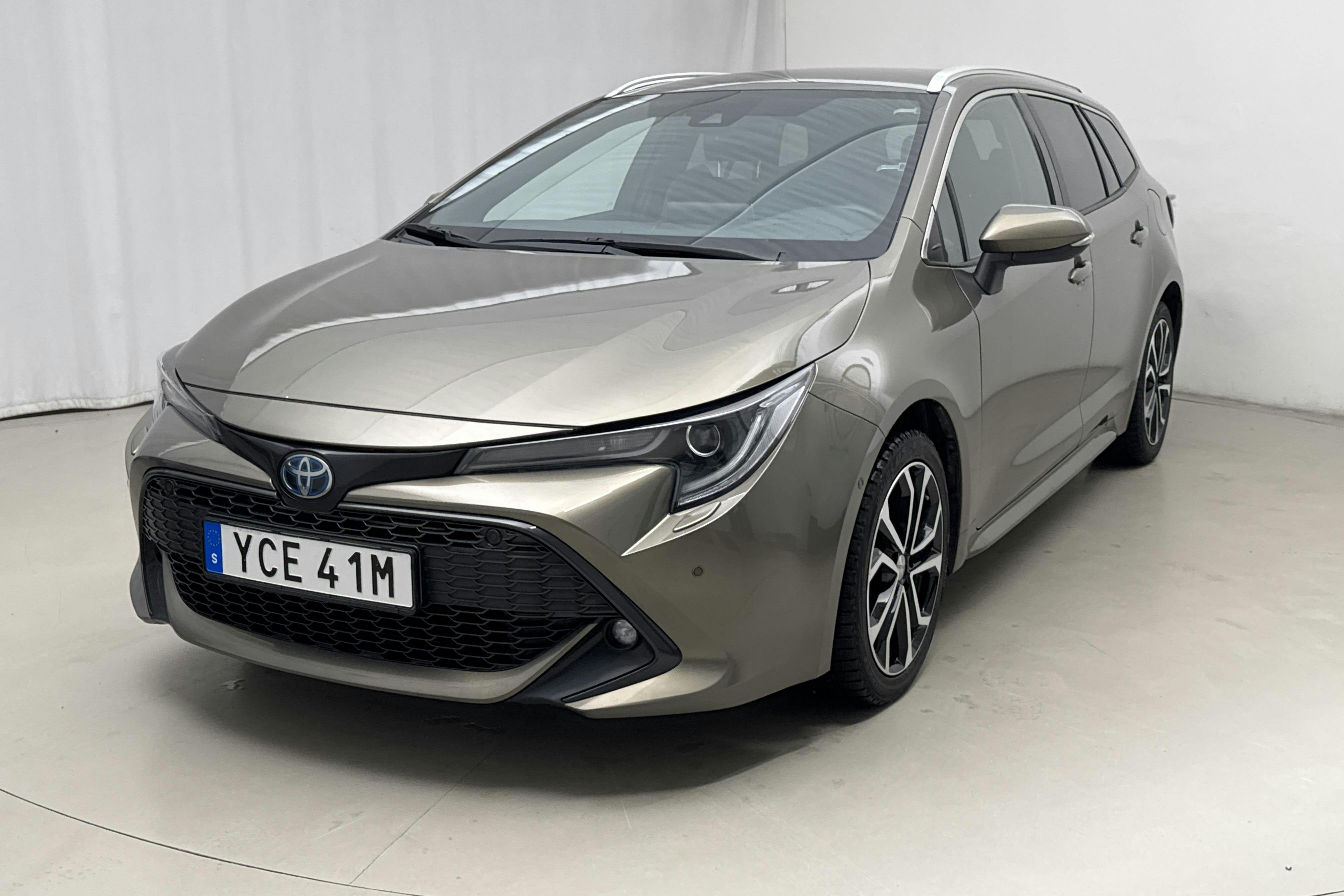Zdjęcie prezentacyjne 1 z 15: Toyota Corolla 1.8 Hybrid Touring Sports (122hk) - 85 090 km - Automatyczna - zielony - 2022