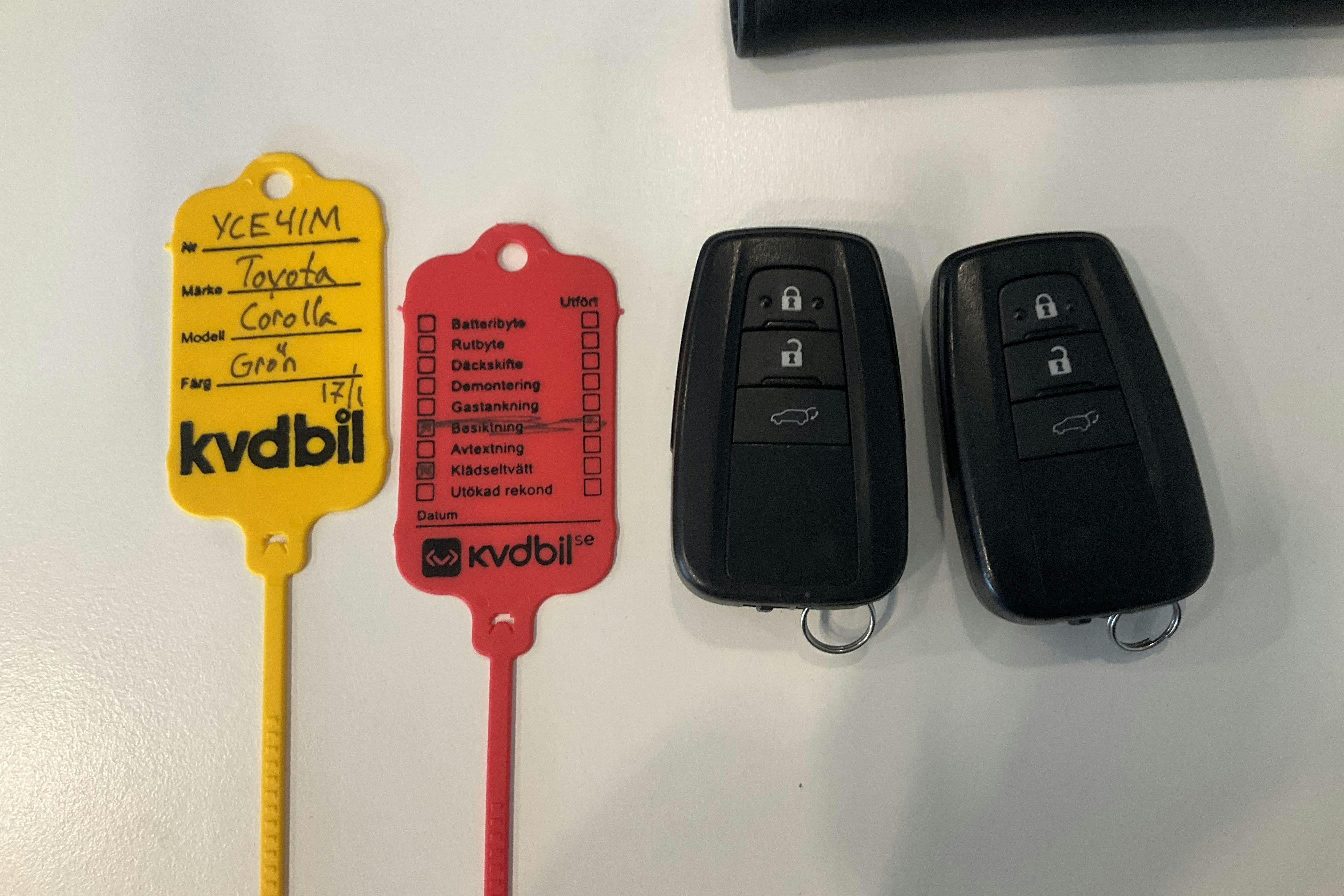 Zdjęcie prezentacyjne 15 z 15: Toyota Corolla 1.8 Hybrid Touring Sports (122hk) - 85 090 km - Automatyczna - zielony - 2022